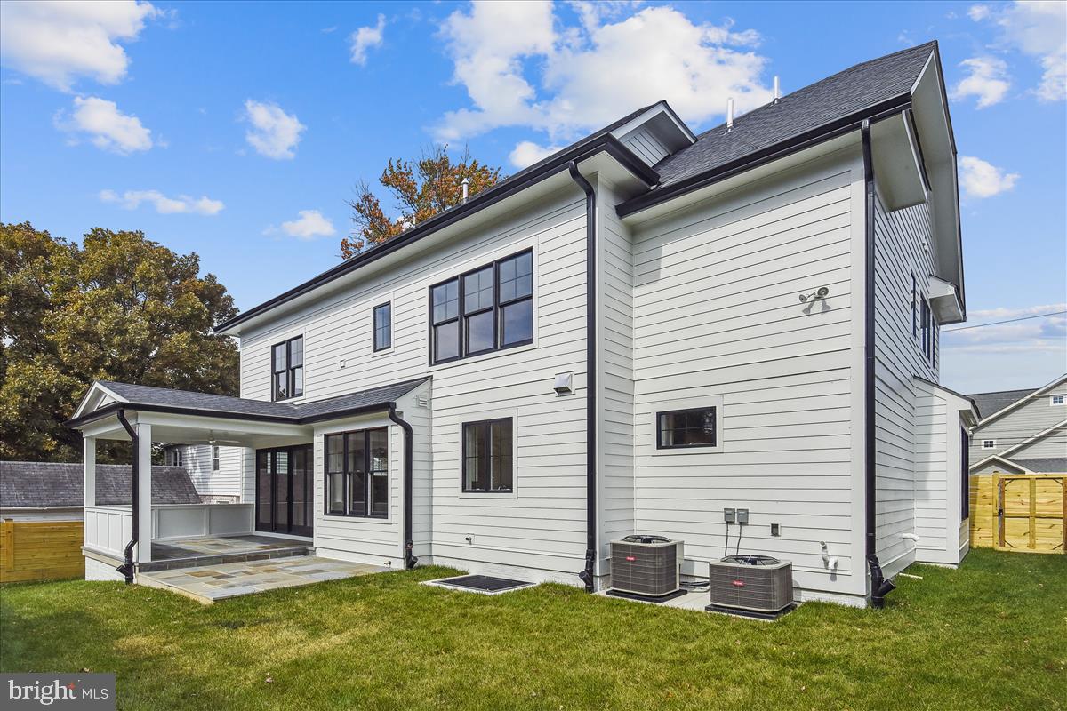 GLENBROOK VILLAGE - Residential