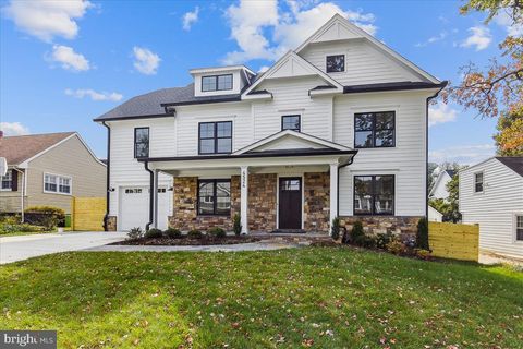 Photo of 4524 FAIRFIELD DR, BETHESDA, MD 20814 (MLS # MDMC2067524) Photo of 4524 FAIRFIELD DR, BETHESDA, MD 20814 (MLS # MDMC2067524)