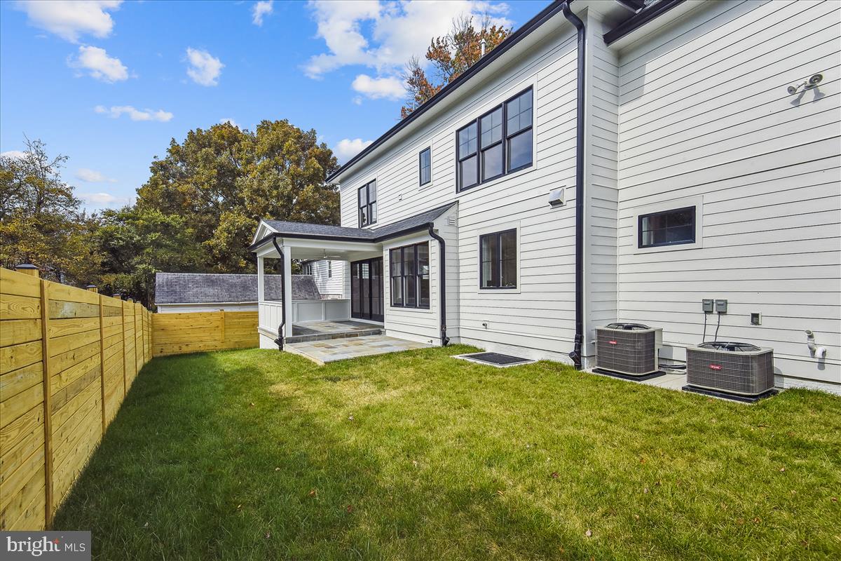 GLENBROOK VILLAGE - Residential