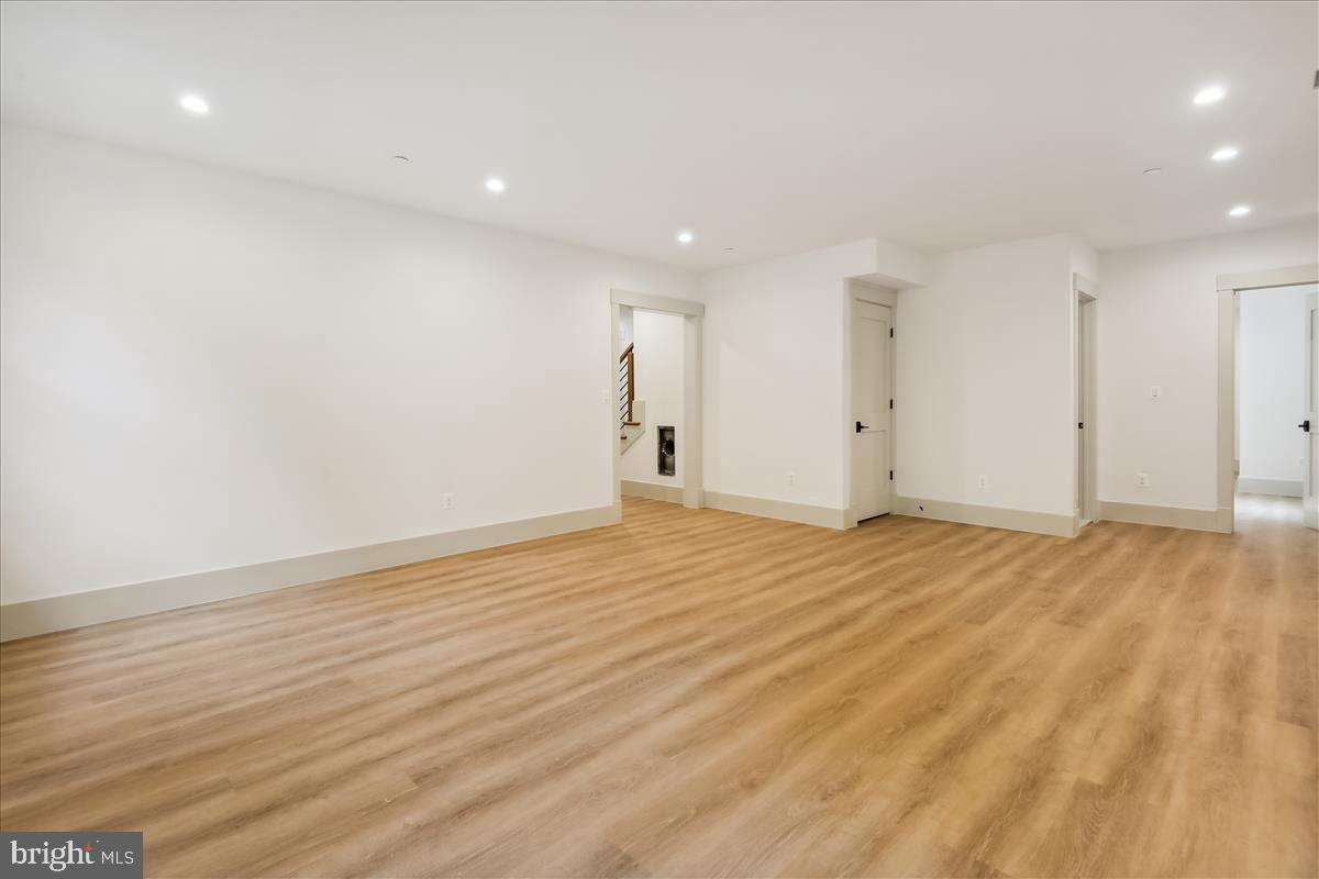 GLENBROOK VILLAGE - Residential