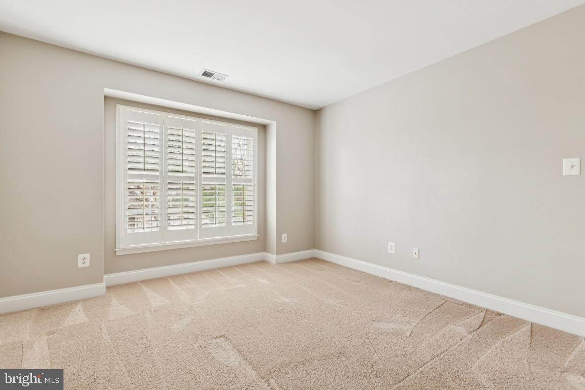 SOUTH RIDING - Residential