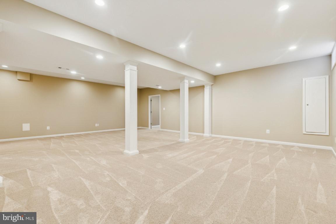 SOUTH RIDING - Residential