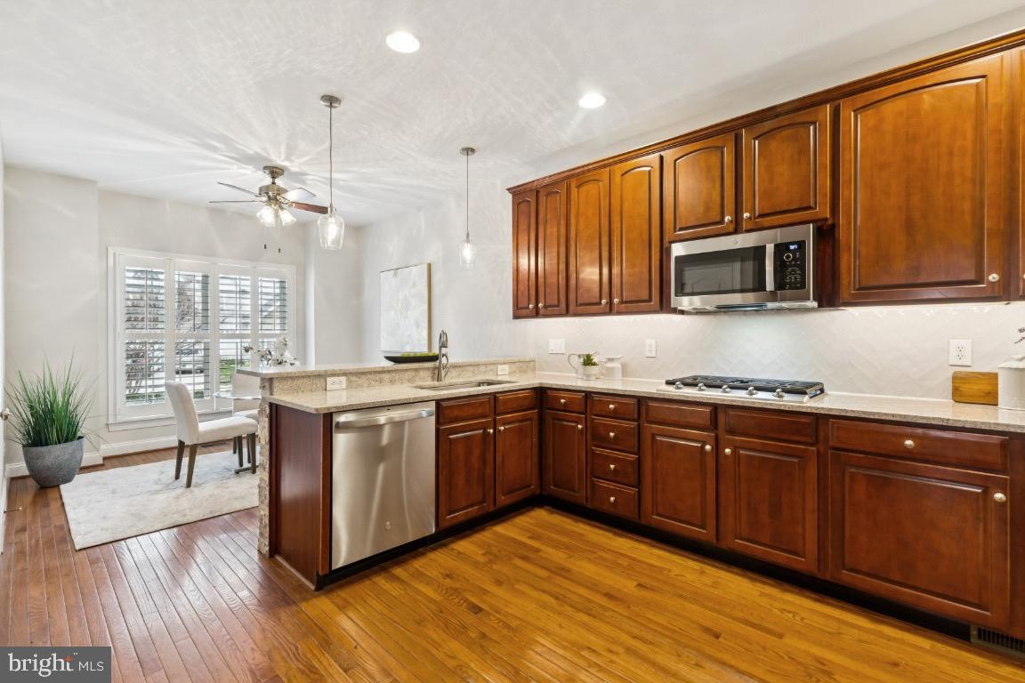 SOUTH RIDING - Residential