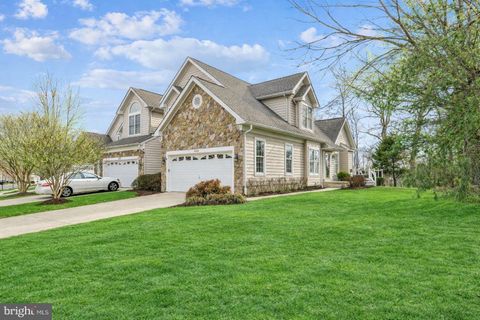 Townhouse For Sale - 25626 Creek Run Terrace<br/> CHANTILLY, VA 20152