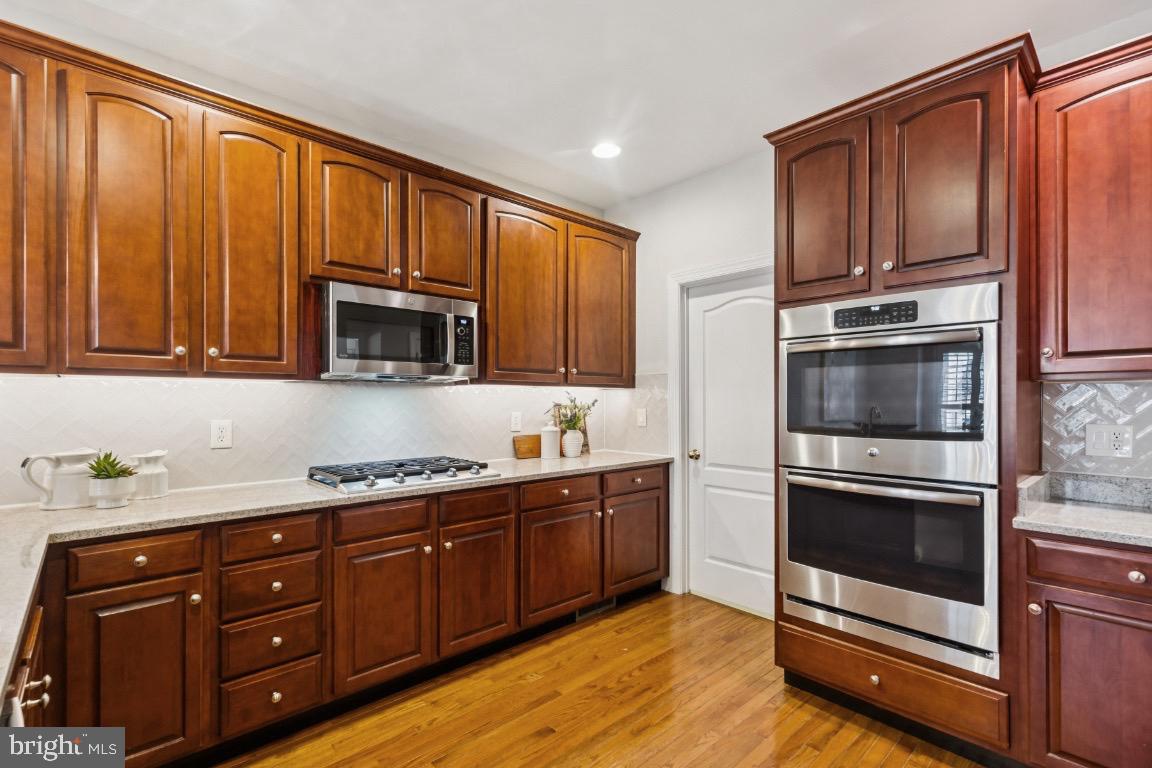 SOUTH RIDING - Residential