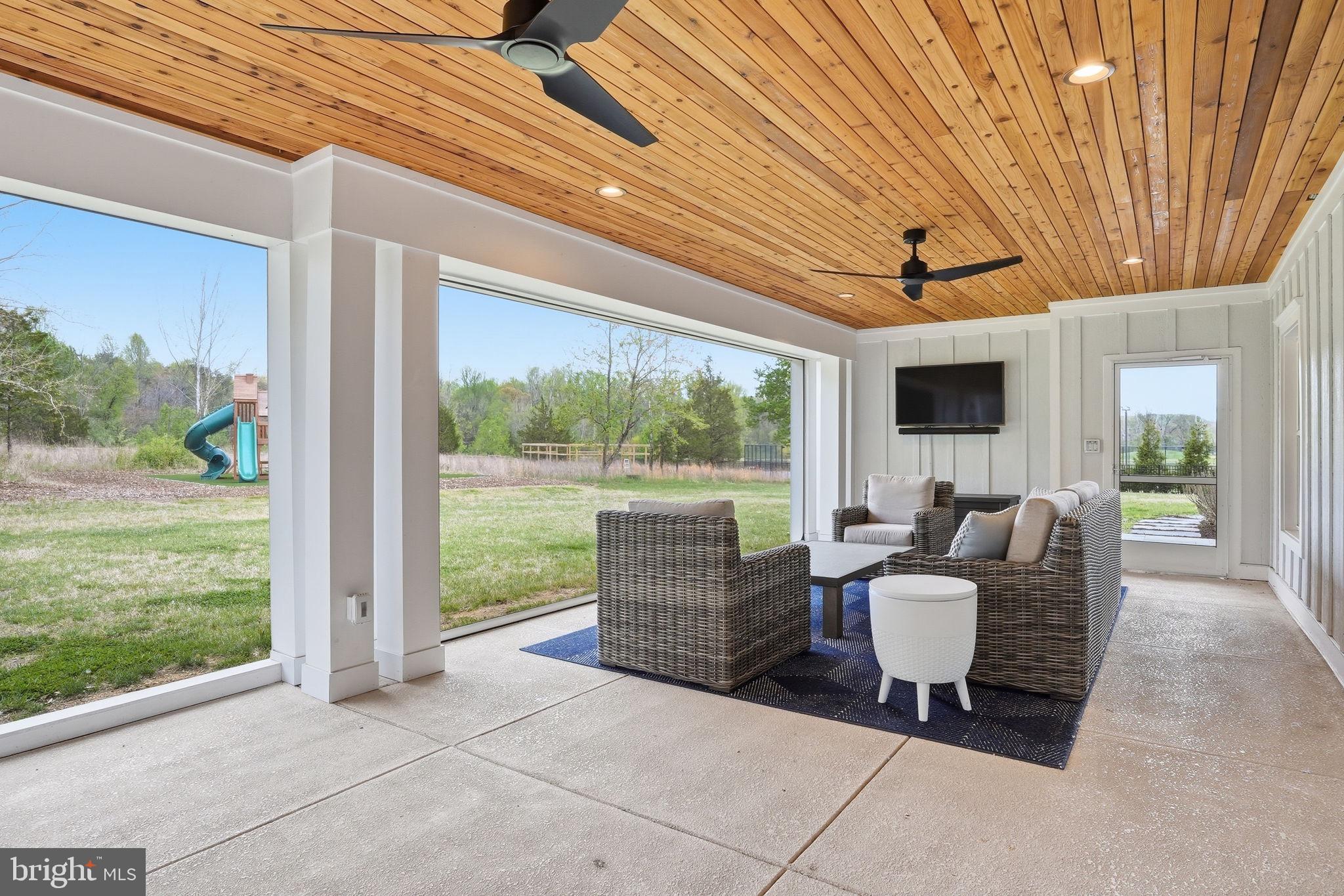 SOUTHERN HILLS - Residential