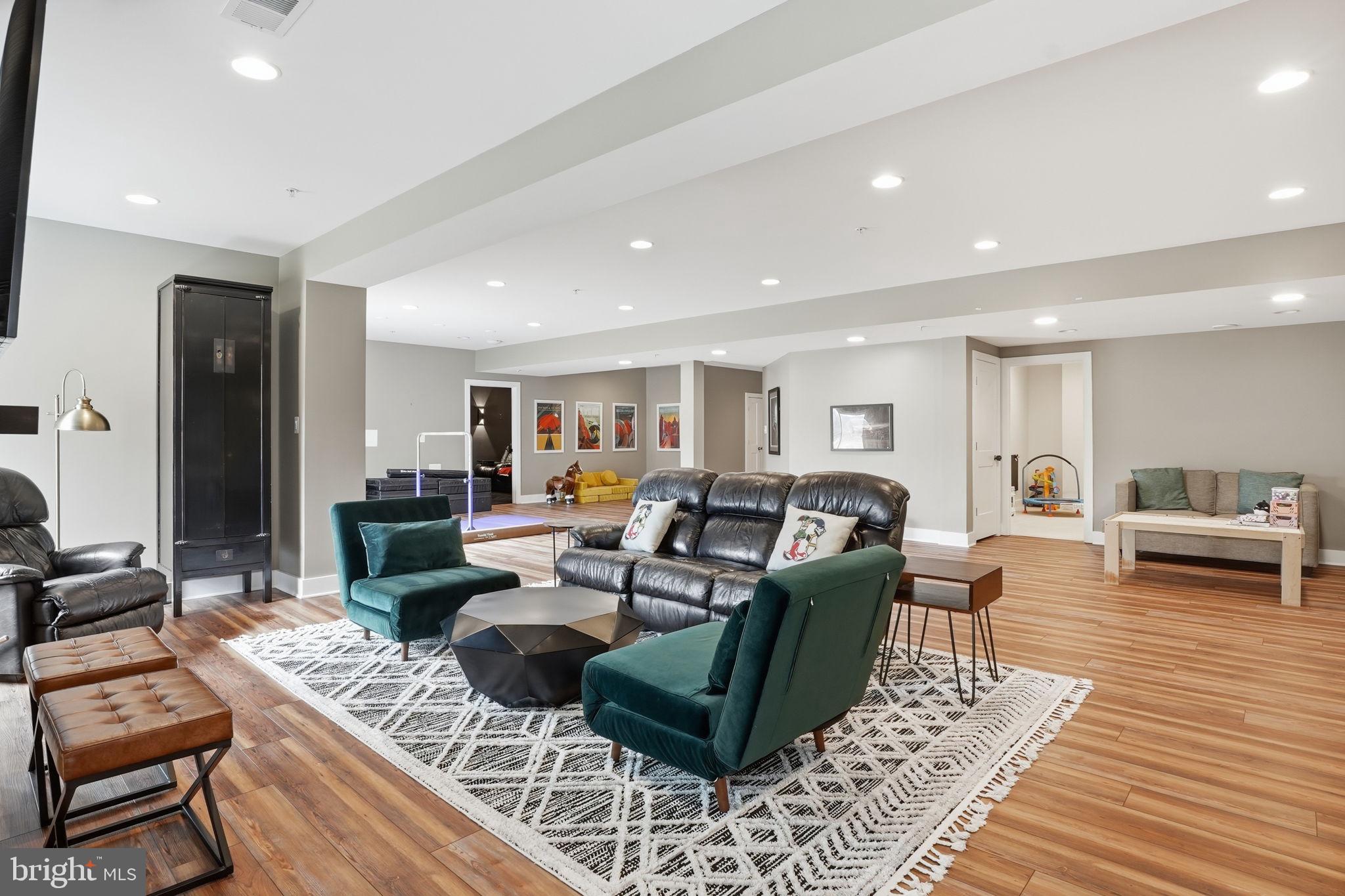 SOUTHERN HILLS - Residential