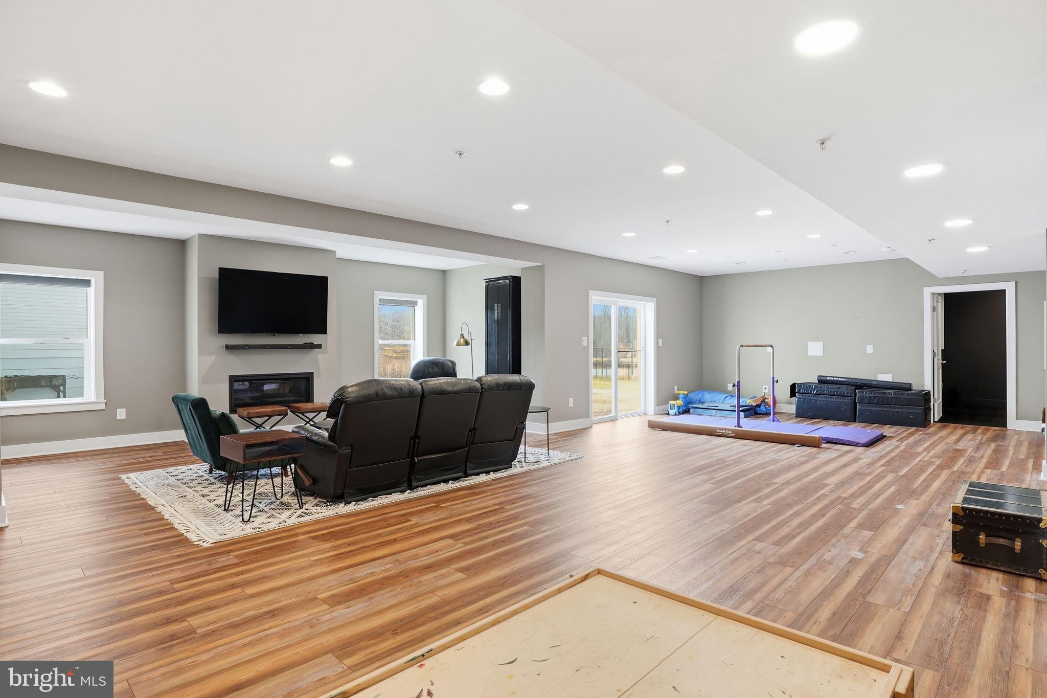 SOUTHERN HILLS - Residential