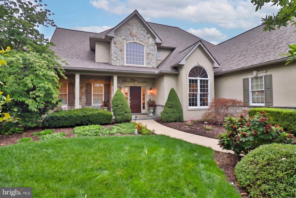 Photo of 813 Woodfield Drive, LITITZ, PA 17543 (MLS # PALA2094632)
