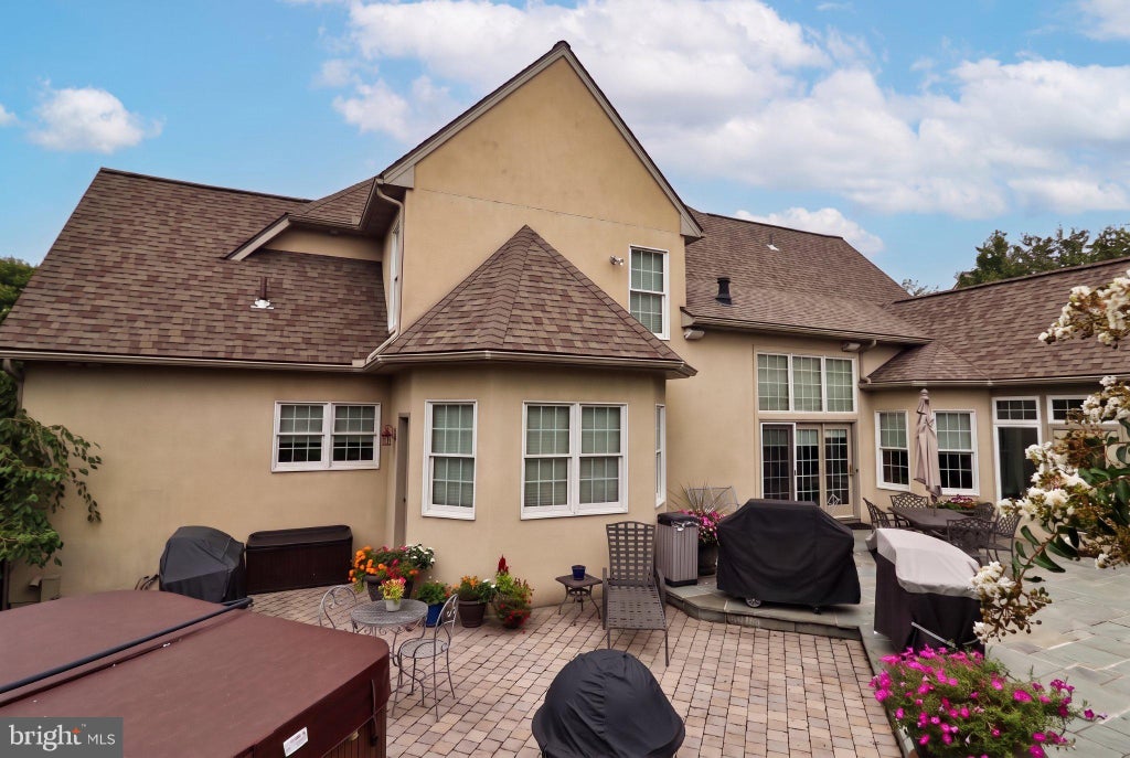 Photo of 813 Woodfield Drive, LITITZ, PA 17543 (MLS # PALA2094632)