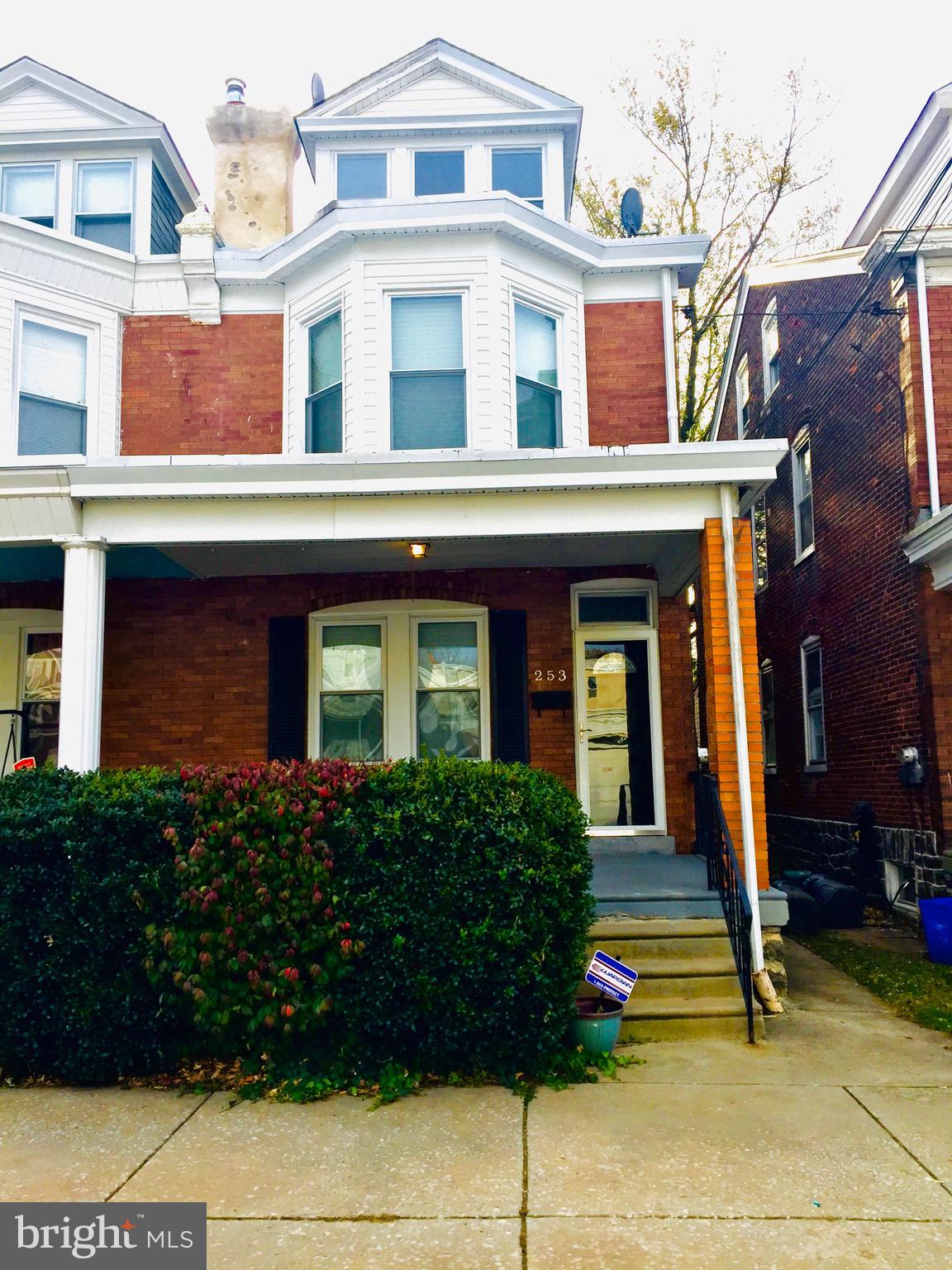 ROXBOROUGH - Residential Lease