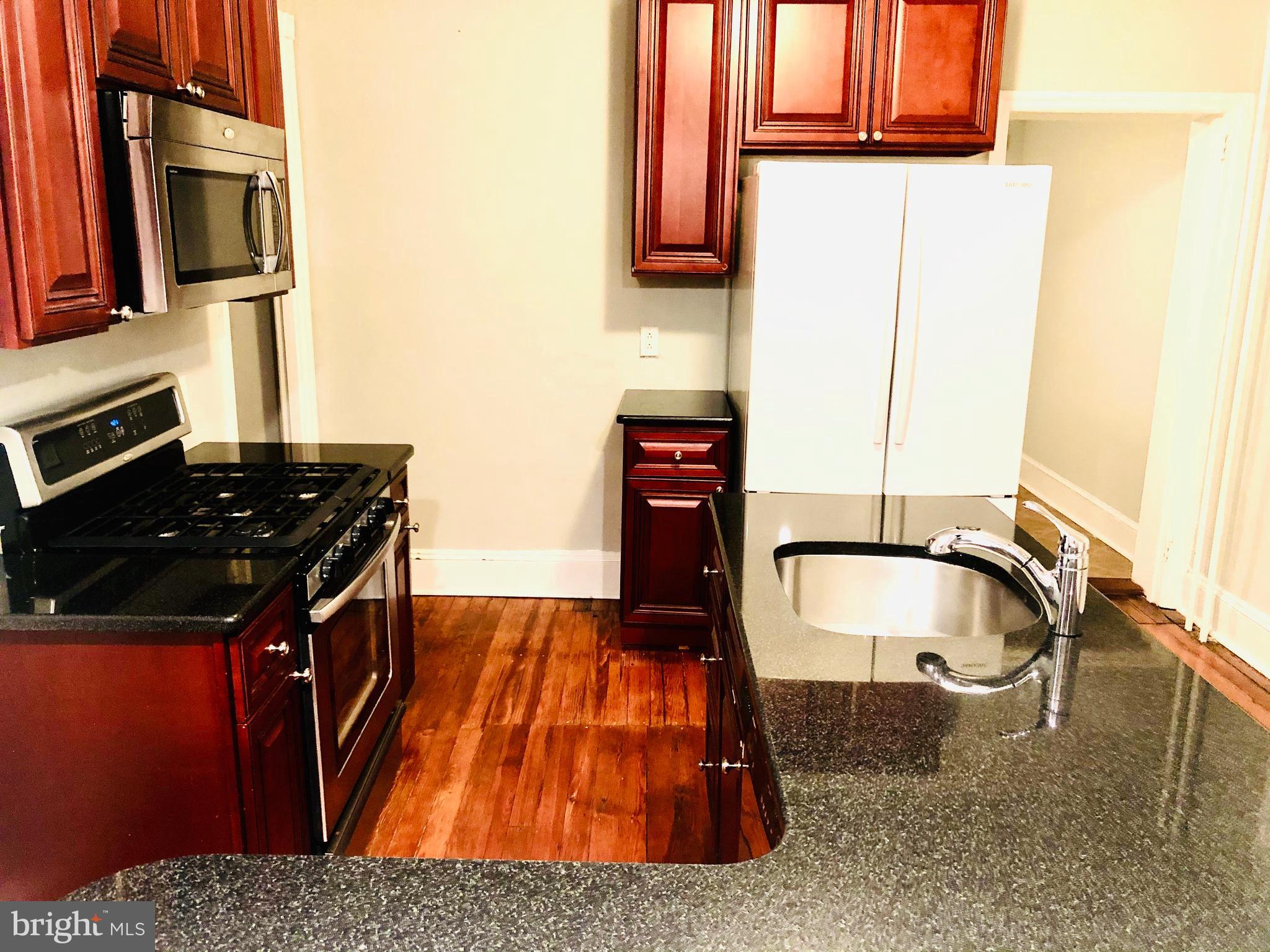 ROXBOROUGH - Residential Lease