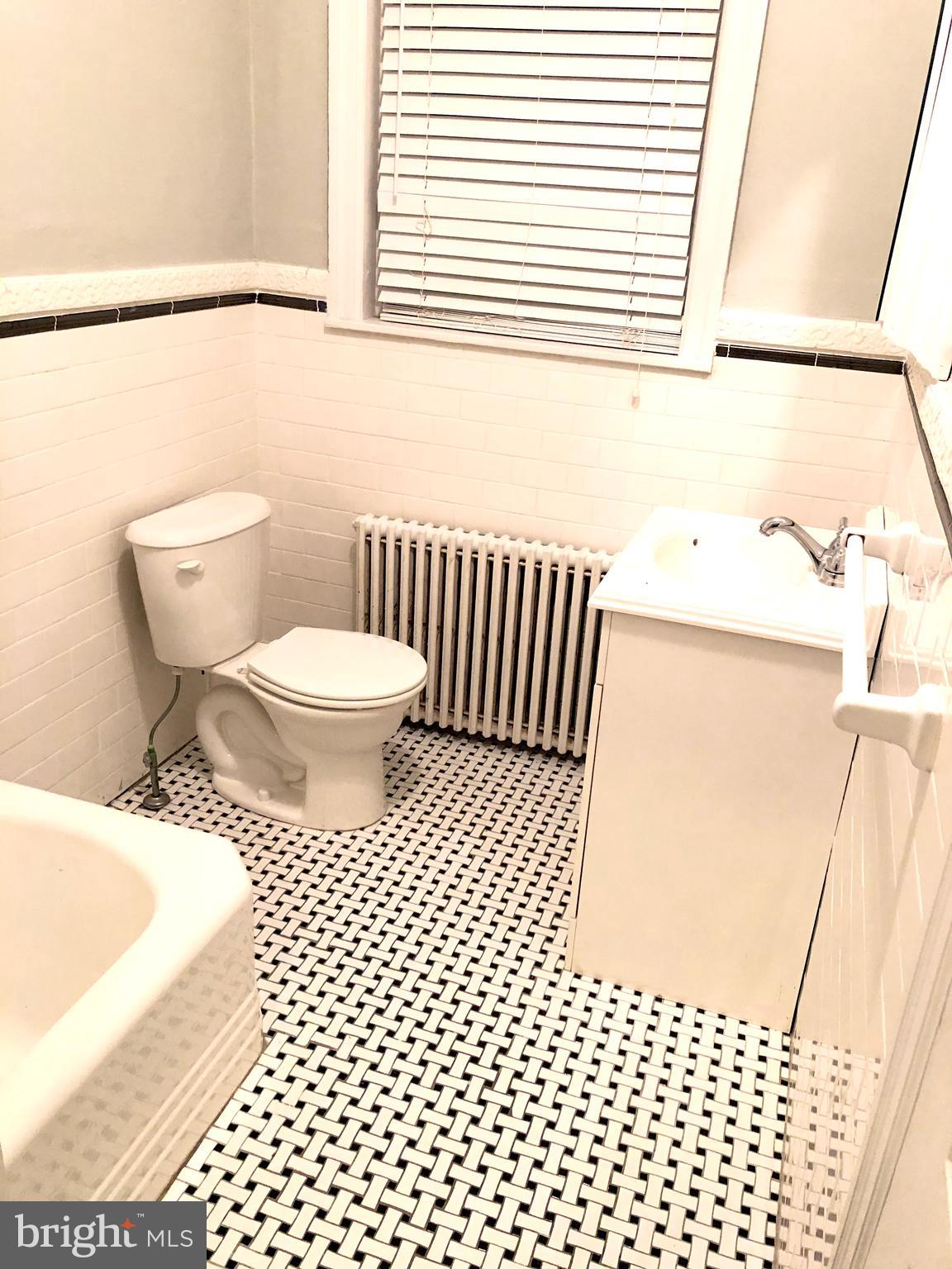 ROXBOROUGH - Residential Lease