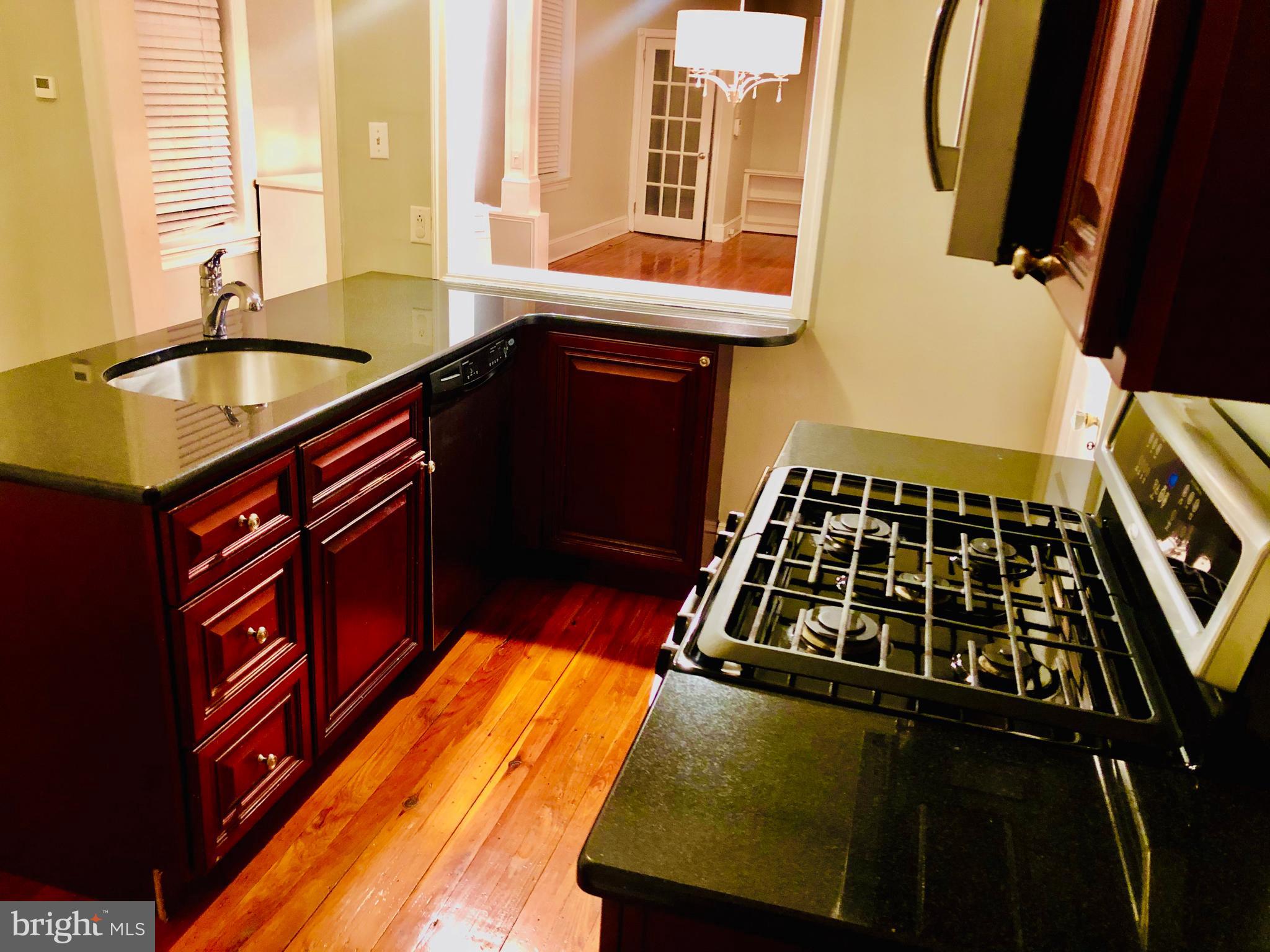 ROXBOROUGH - Residential Lease