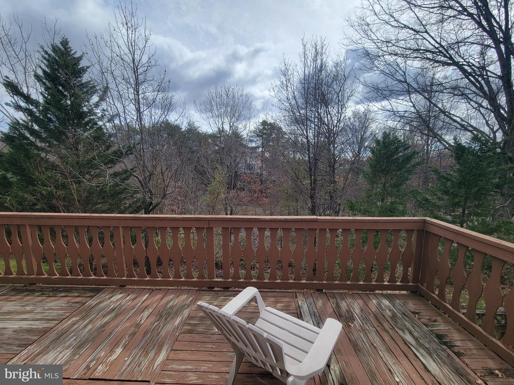 AUTUMN CHASE HUNT - Residential Lease