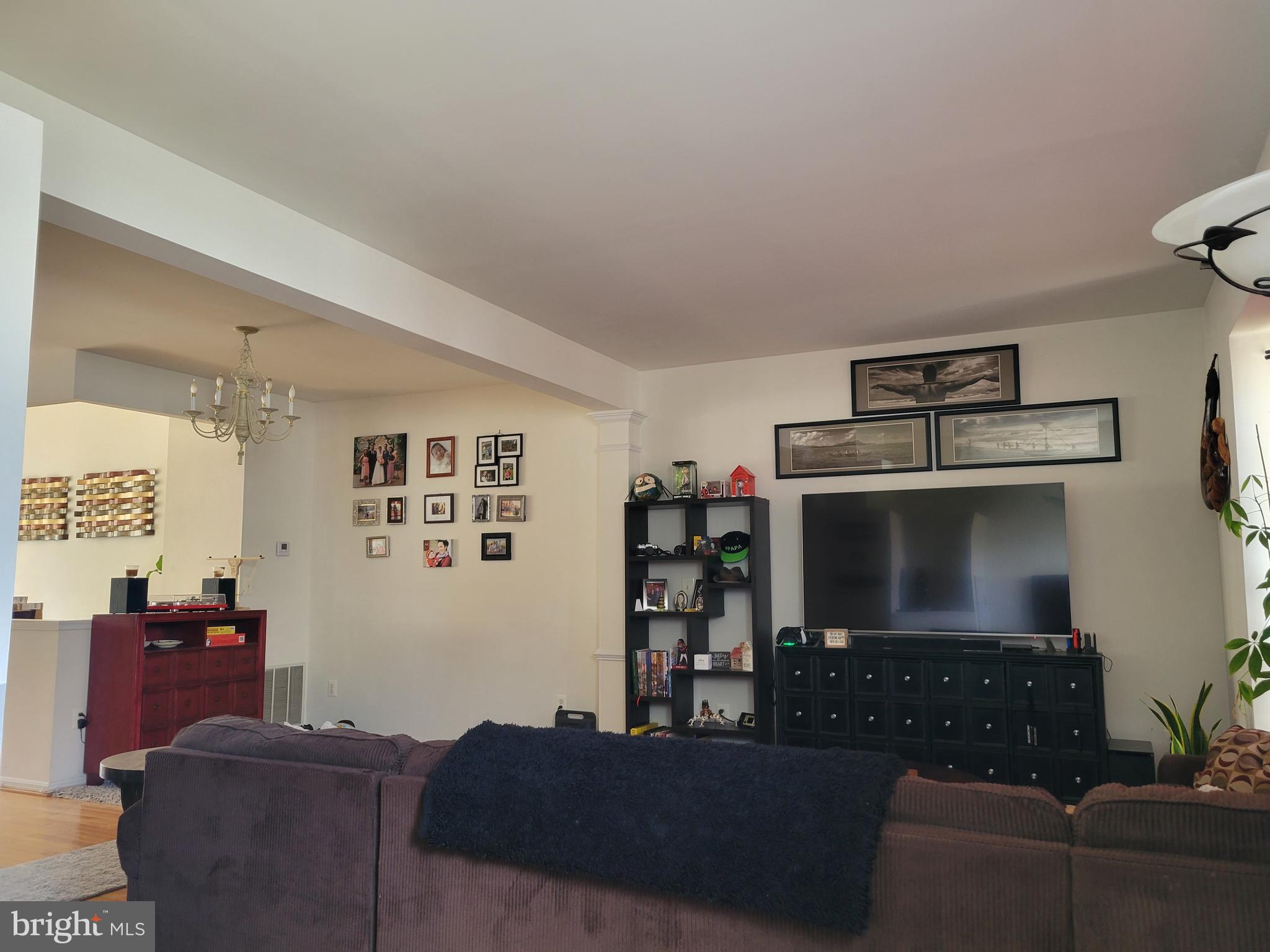 AUTUMN CHASE HUNT - Residential Lease