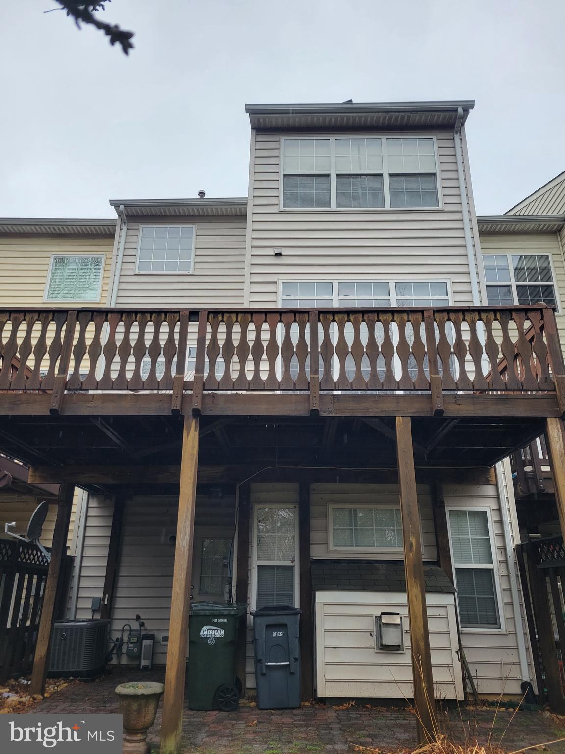 AUTUMN CHASE HUNT - Residential Lease