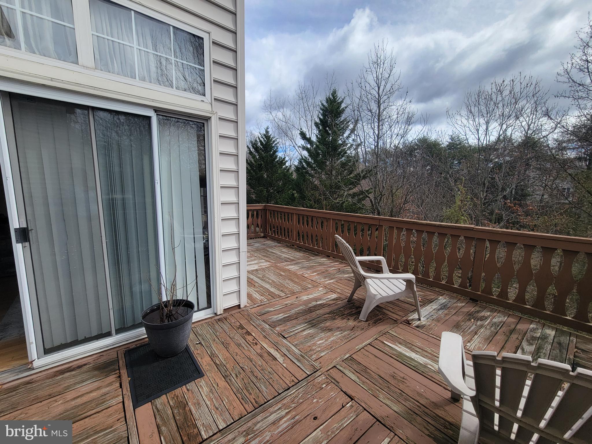 AUTUMN CHASE HUNT - Residential Lease