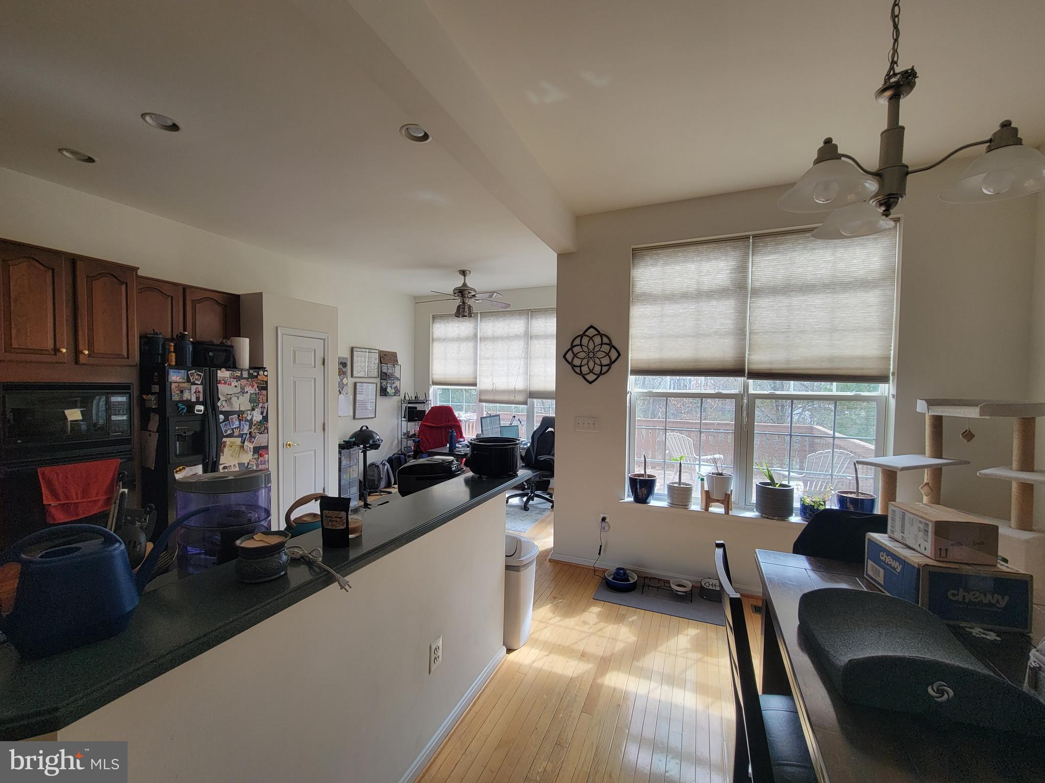 AUTUMN CHASE HUNT - Residential Lease