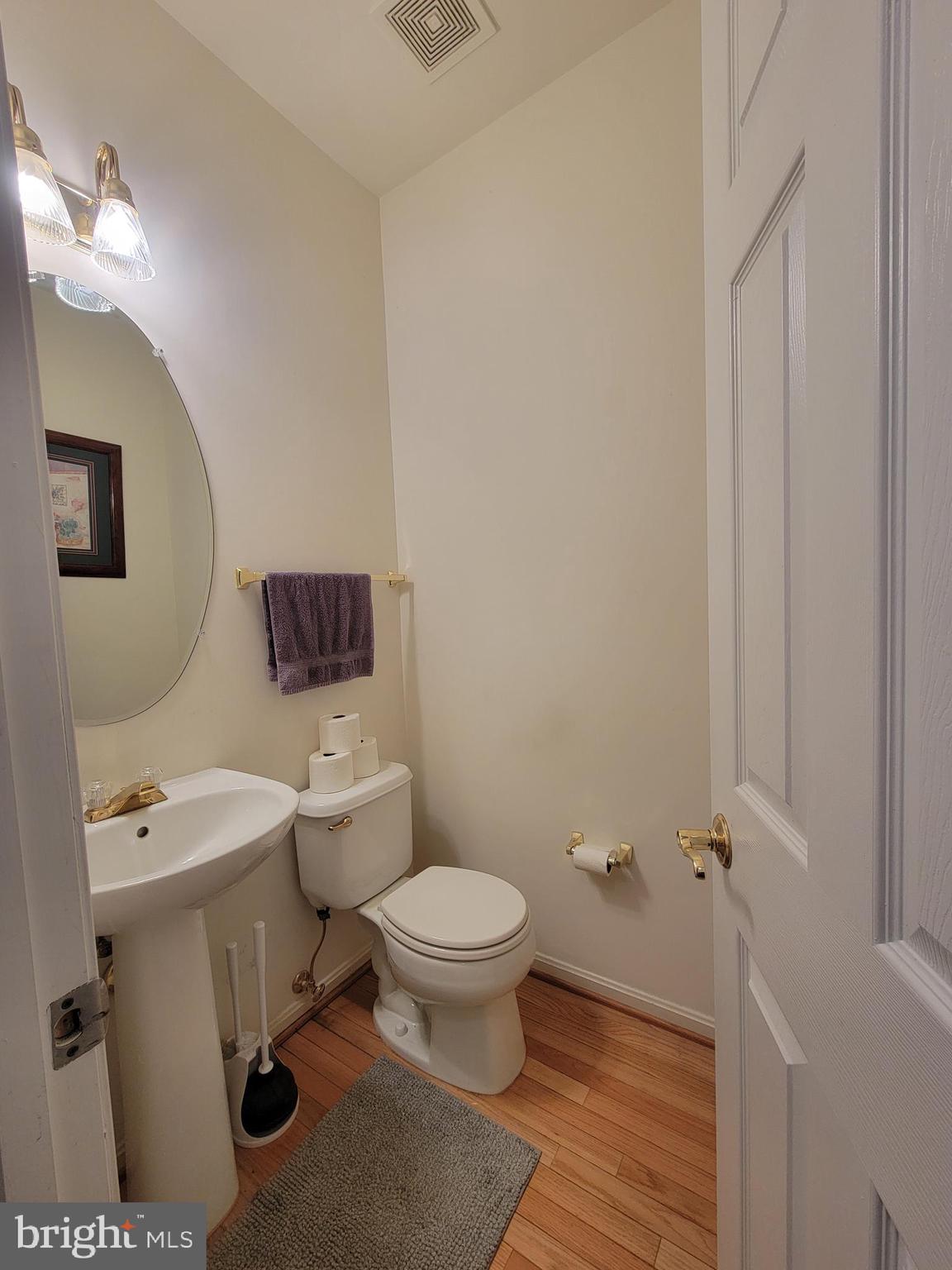 AUTUMN CHASE HUNT - Residential Lease