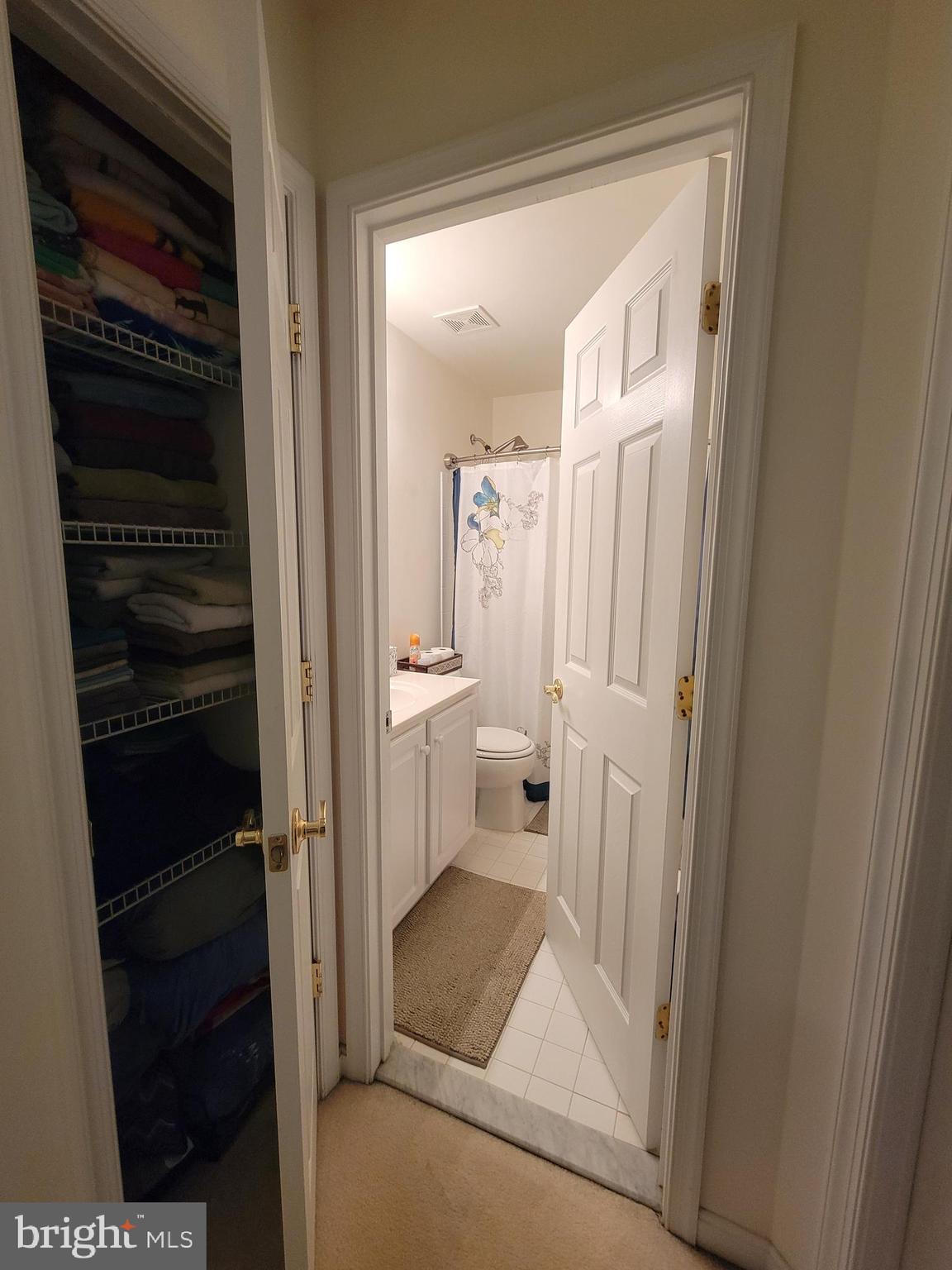 AUTUMN CHASE HUNT - Residential Lease