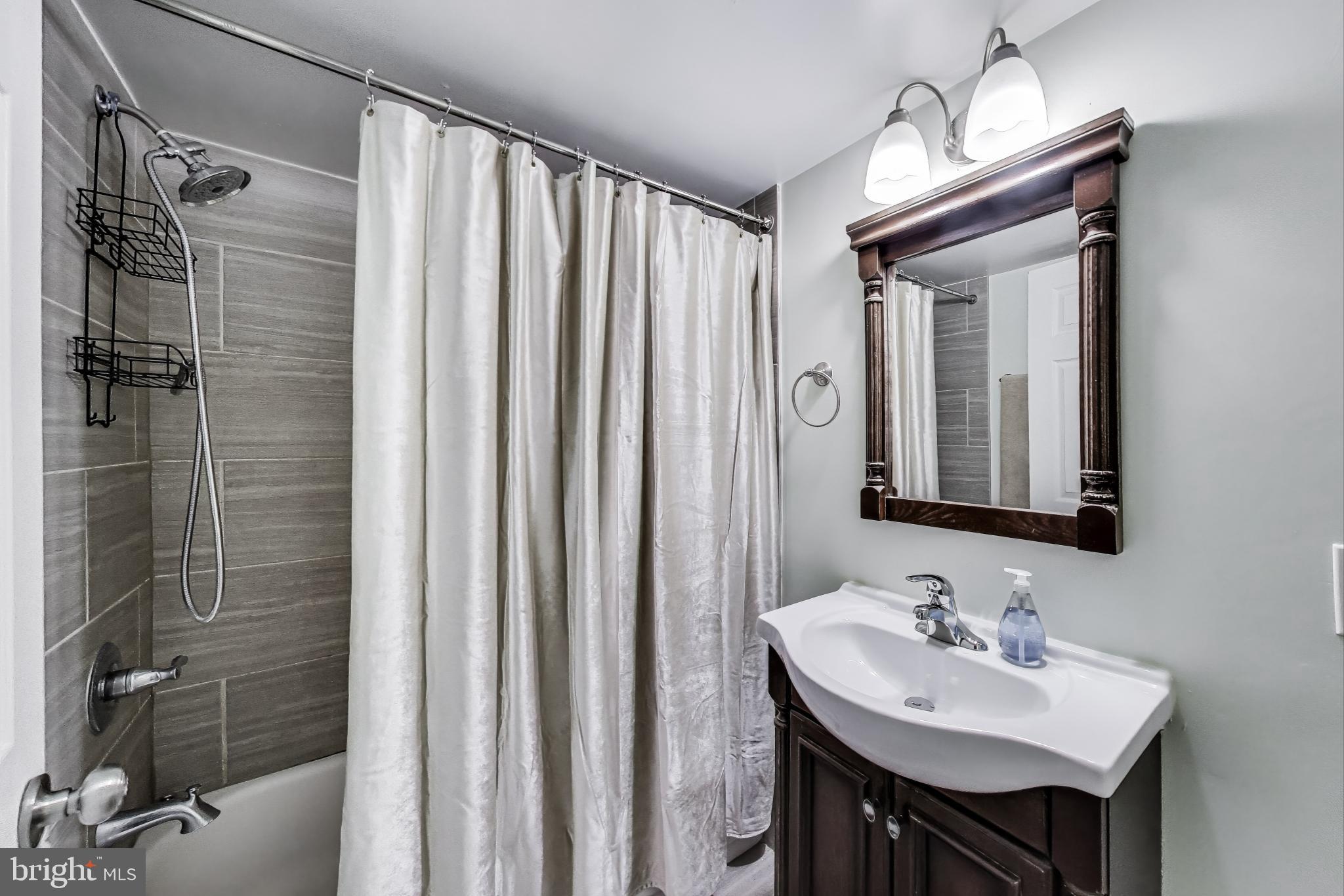 HOLLYWOOD - Residential