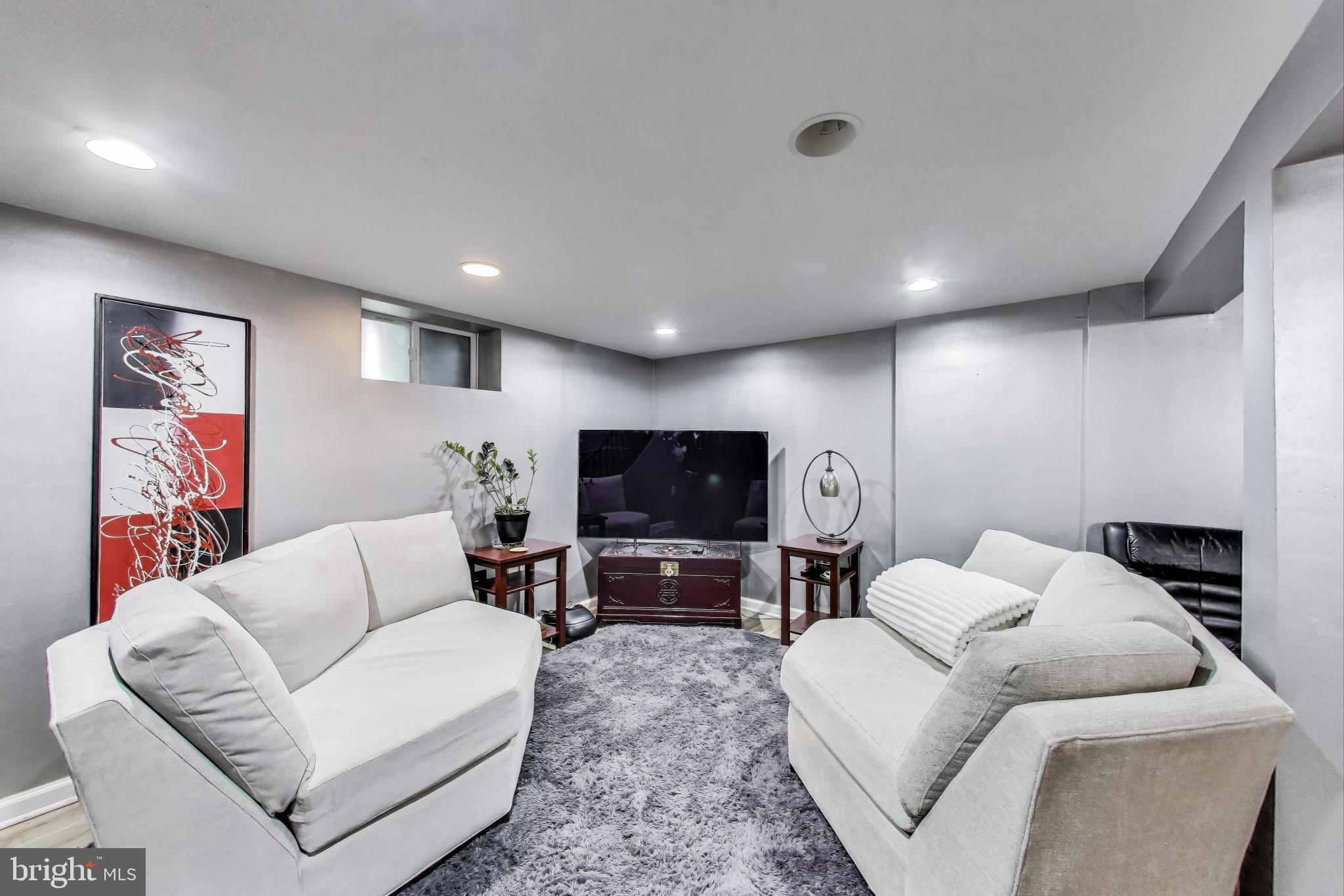 HOLLYWOOD - Residential