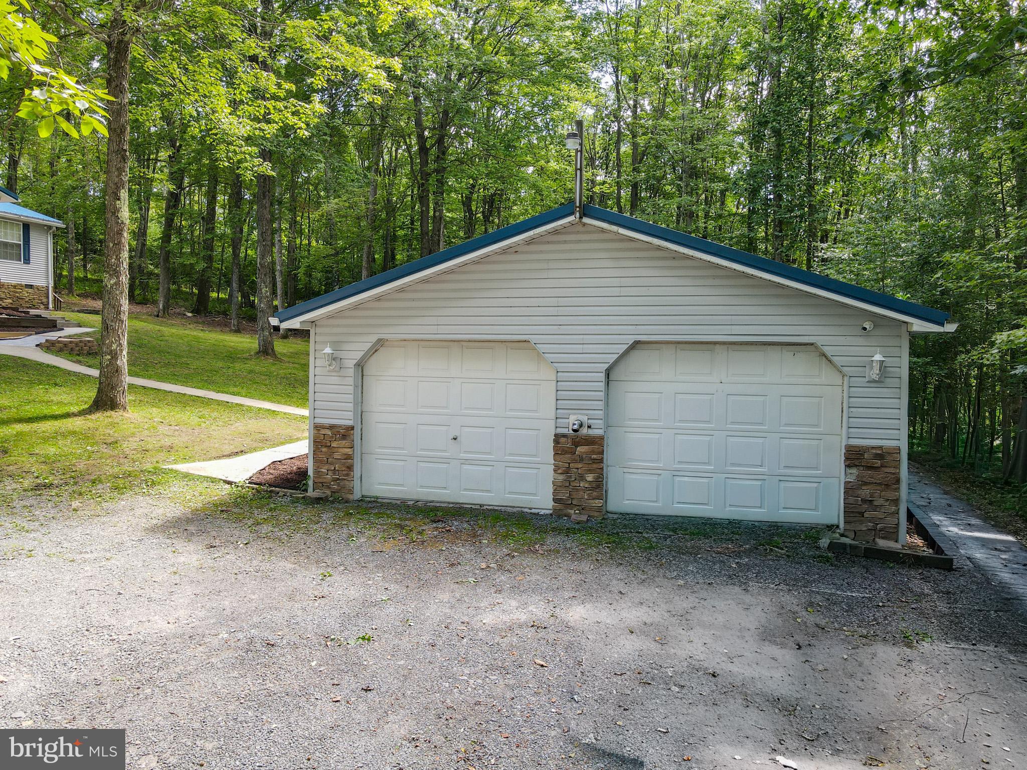 181 GLOTFELTY DRIVE