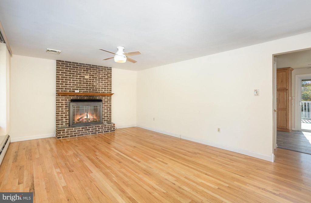 Photo of 300 Valley Road, ETTERS, PA 17319 (MLS # PAYK2091712)