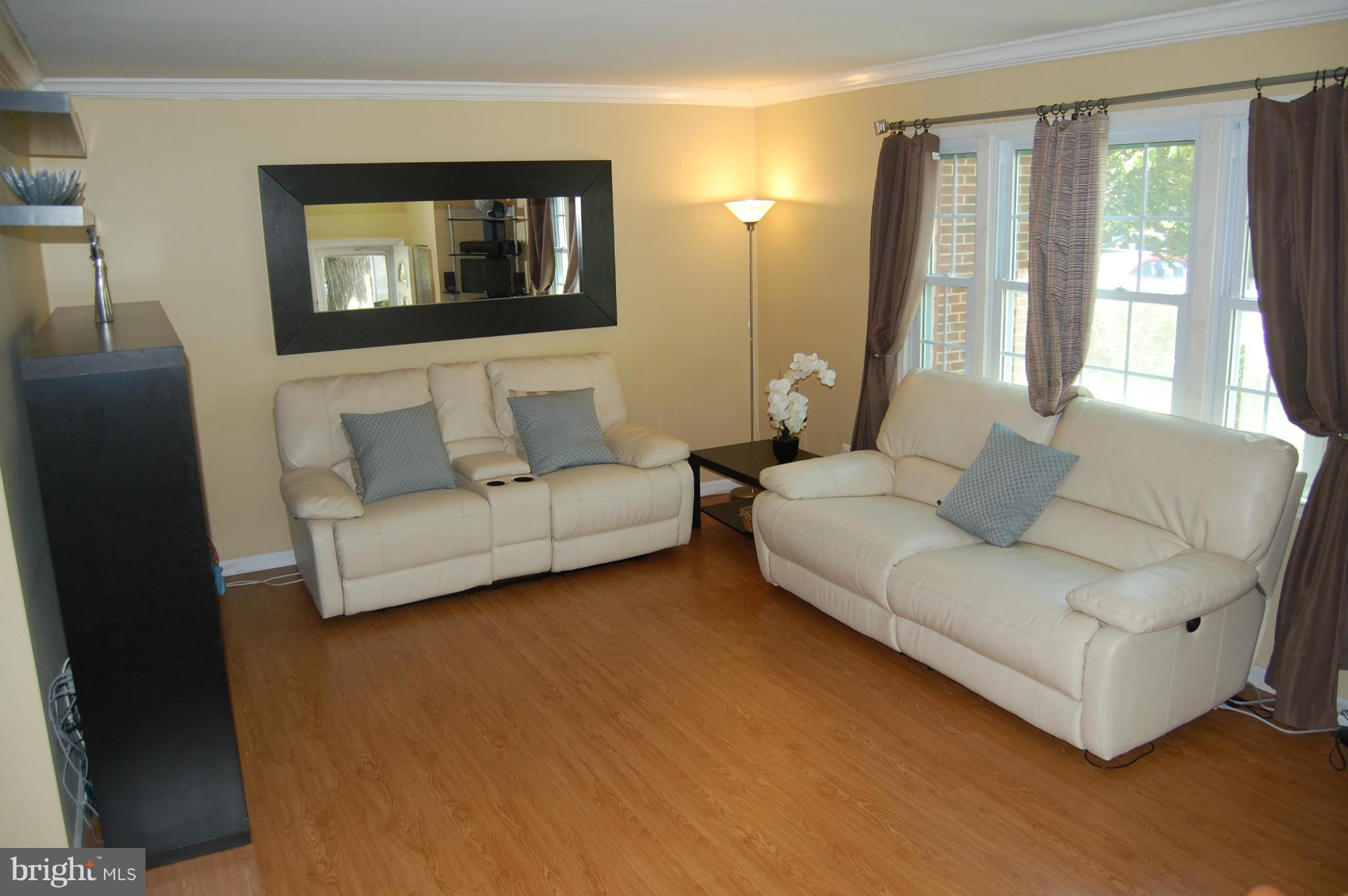 STRATHMEADE SQUARE - Residential