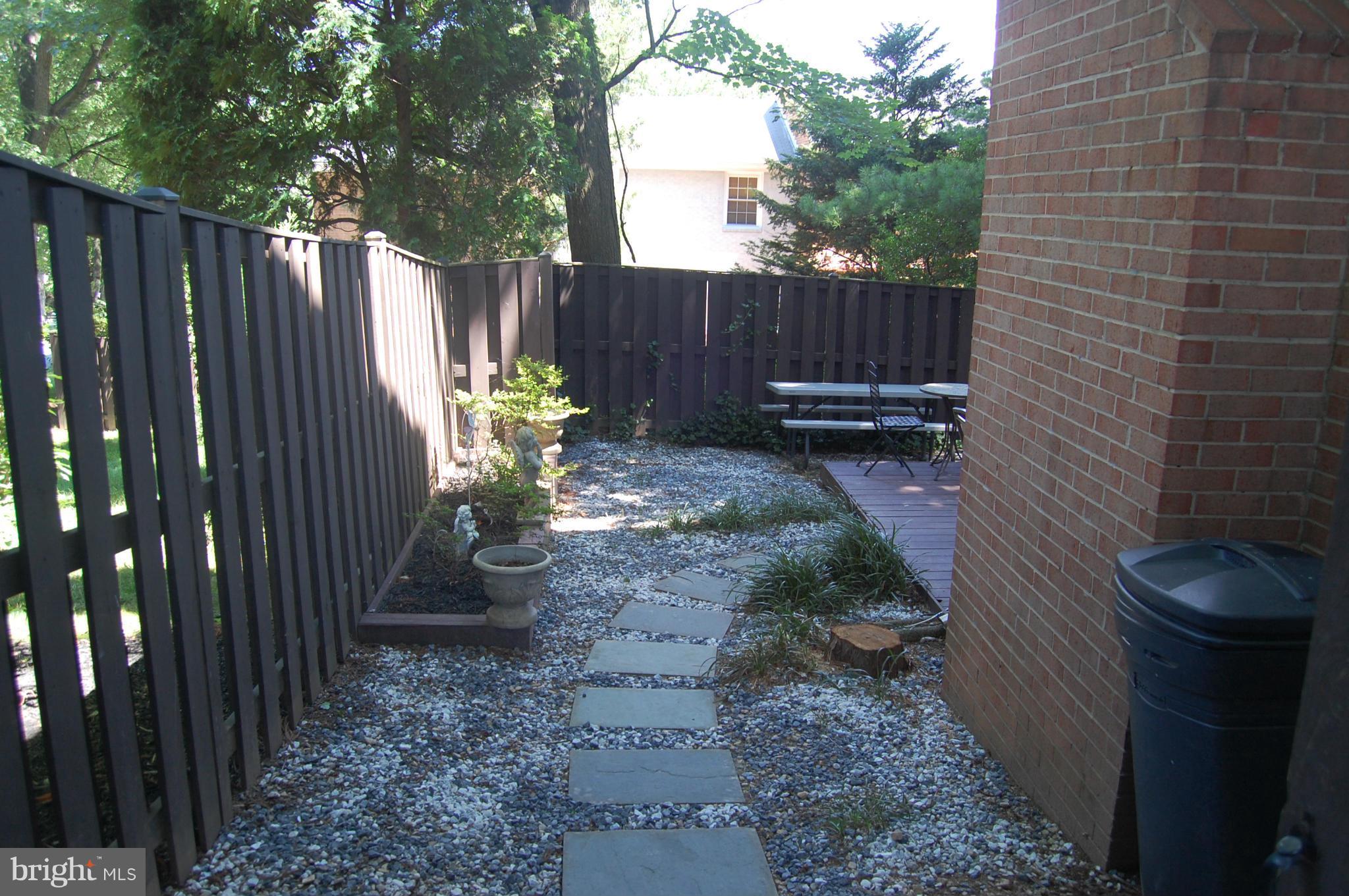 STRATHMEADE SQUARE - Residential