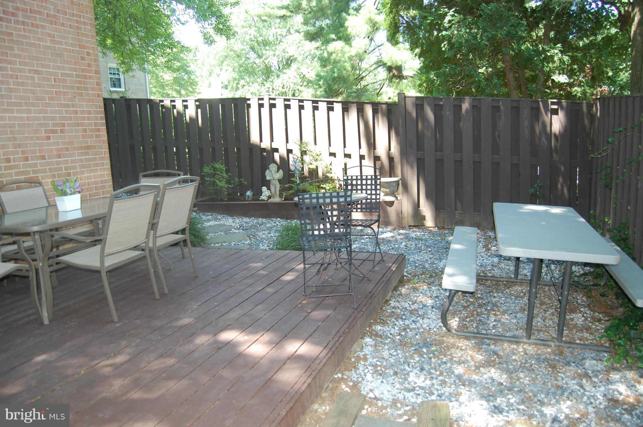 STRATHMEADE SQUARE - Residential