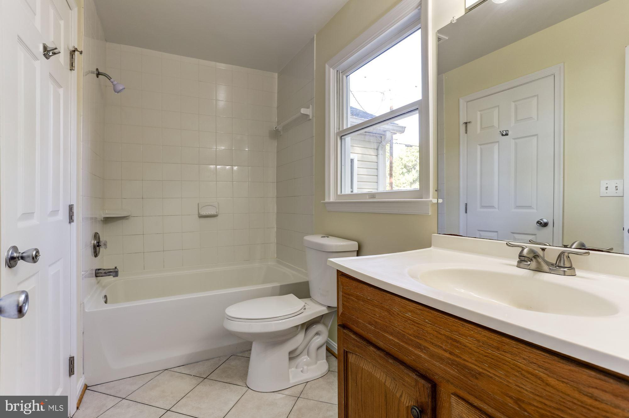 HOLLY HILL HARBOR - Residential Lease