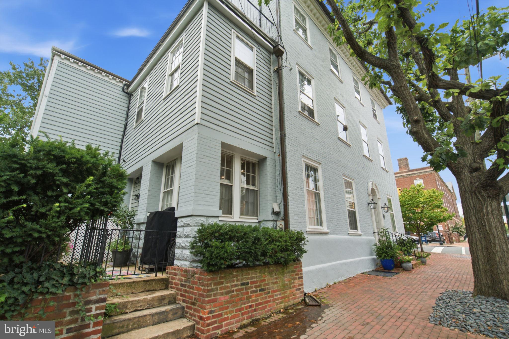 520 PRINCE STREET