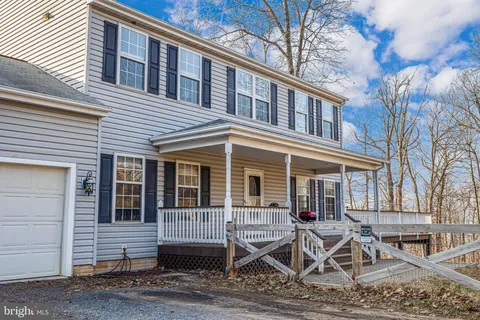 153 Hunter Avenue, Chester Gap, VA MLS: VARP2001994