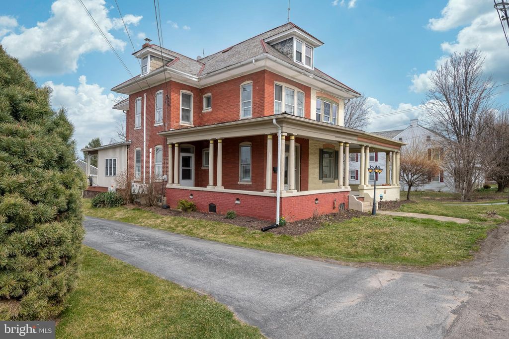 Photo of 203 W MAIN ST, LEOLA, PA 17540 (MLS # PALA2032038)