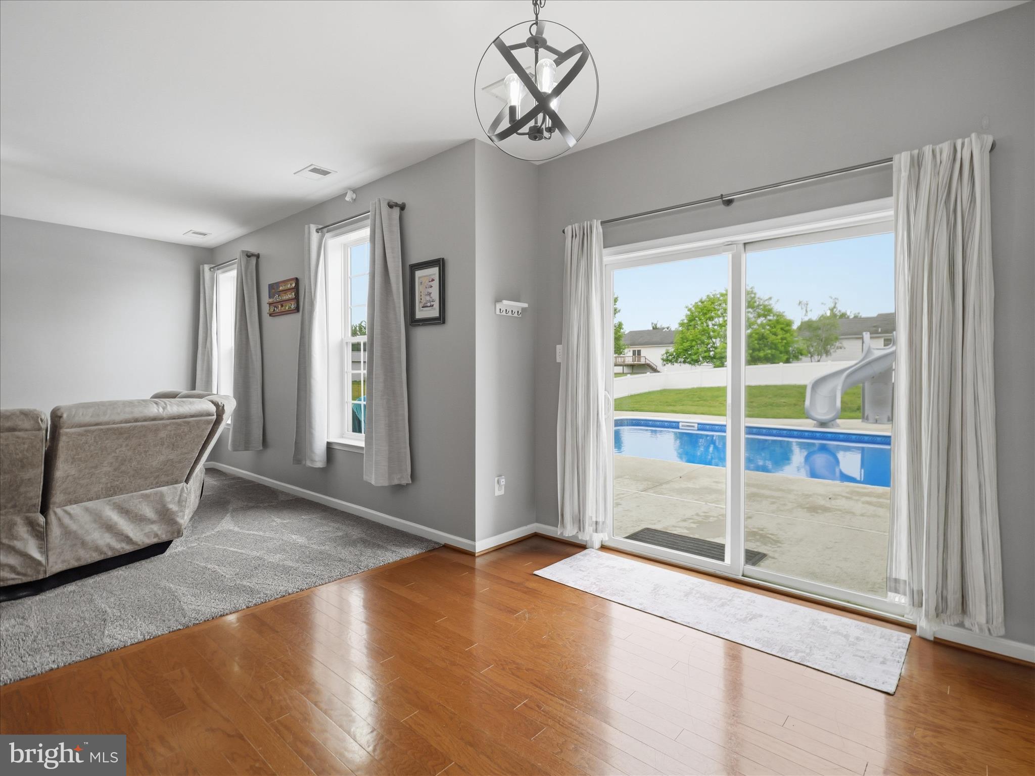 NOTTINGHAM MEADOWS - Residential