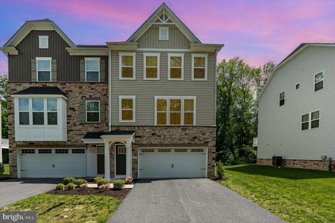 537 KATHERINE BALTIMORE MD 21221