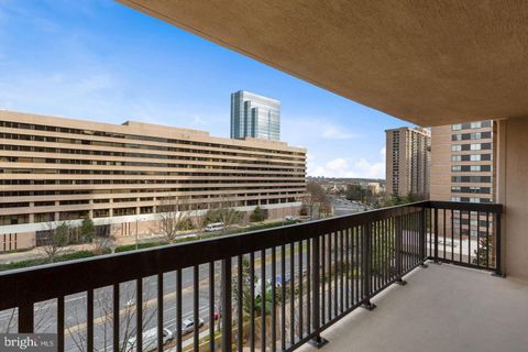 Photo of 3713 S George Mason Drive #810, FALLS CHURCH, VA 22041 (MLS # VAFX2315218)