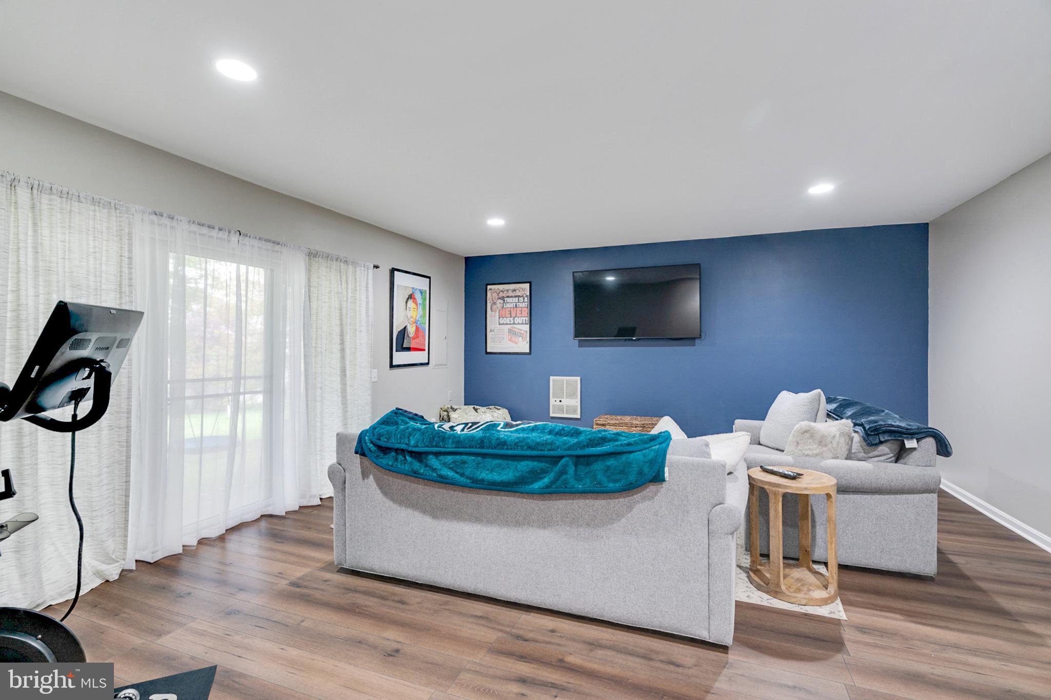 ANDORRA WOODS - Residential
