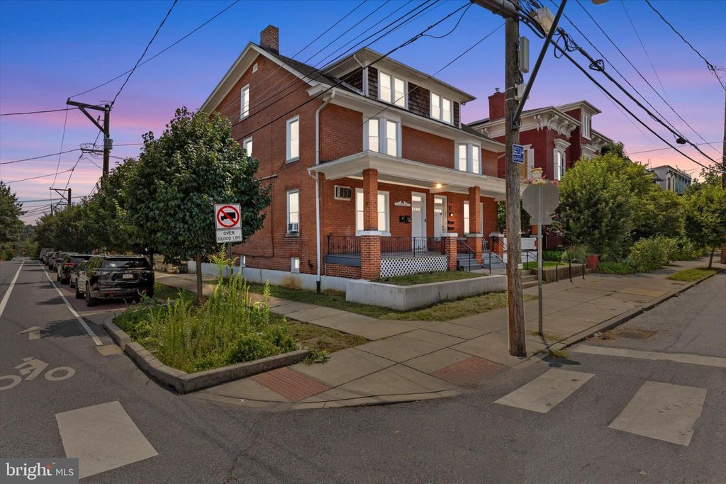 Photo of 402 W James Street, LANCASTER, PA 17603 (MLS # PALA2073614)