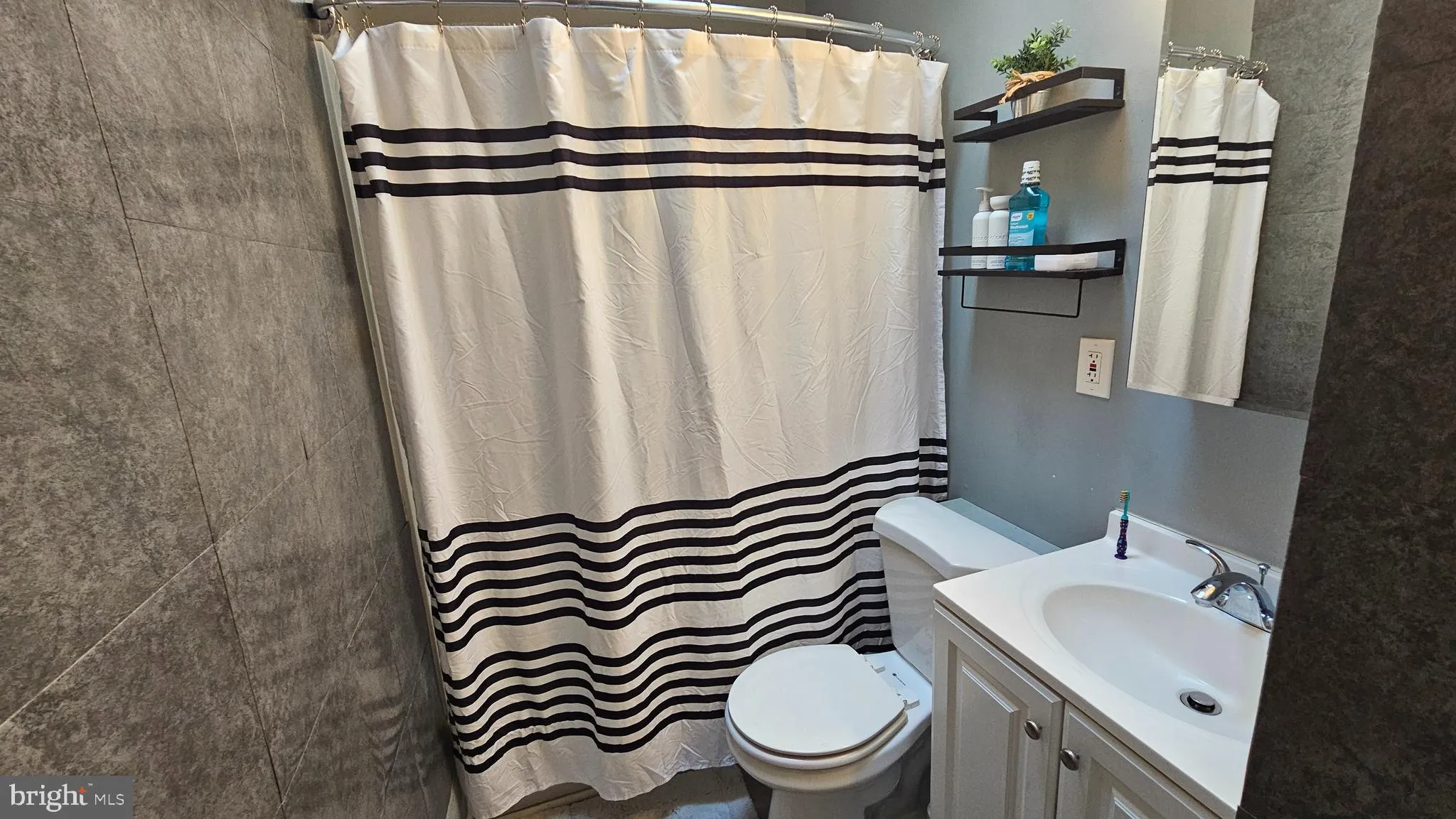 Philadelphia, Pennsylvania 19138, United States, 2 Bedrooms Bedrooms, ,1 BathroomBathrooms,Residential,Active,201441