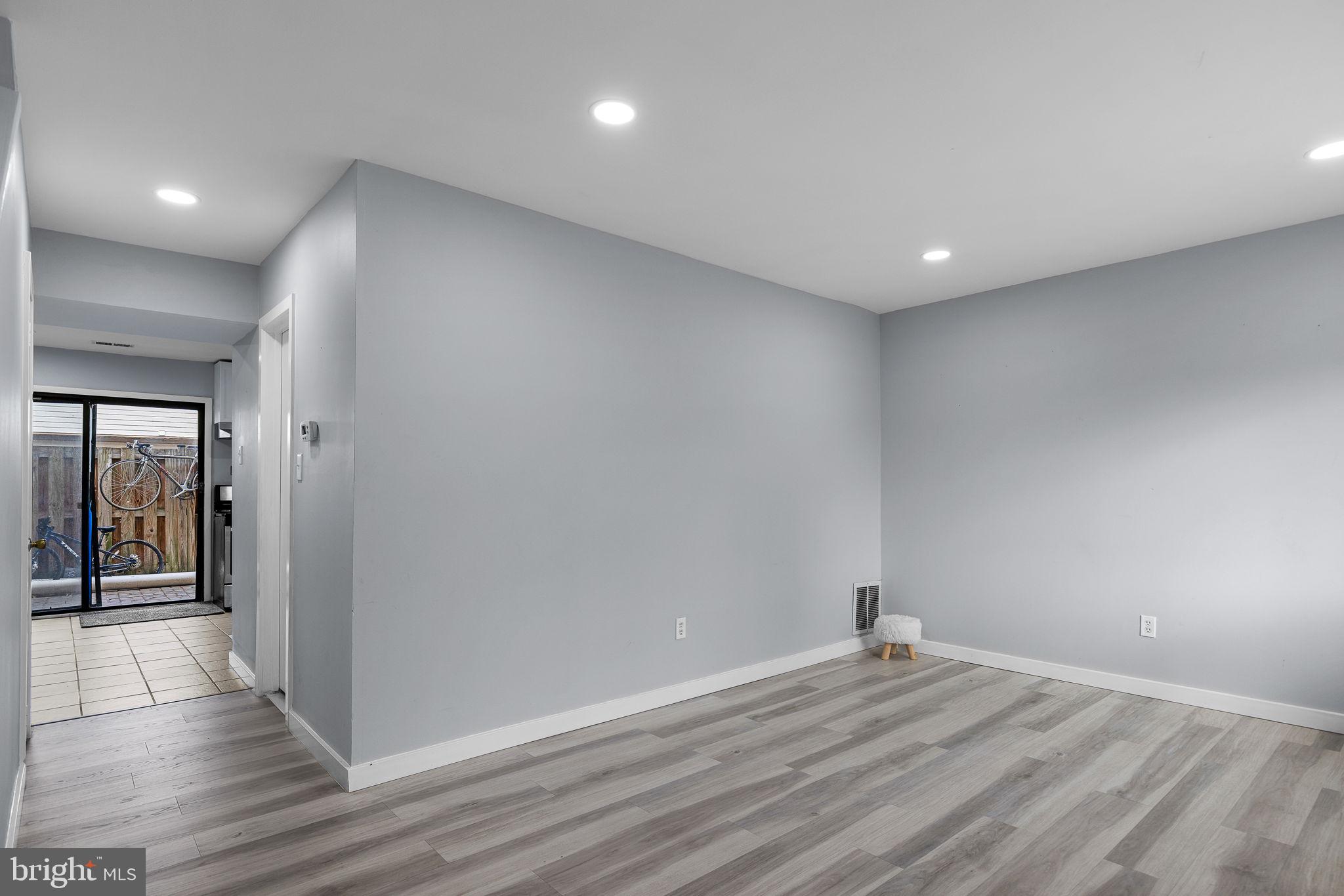 PINEWOOD LAWNS - Residential