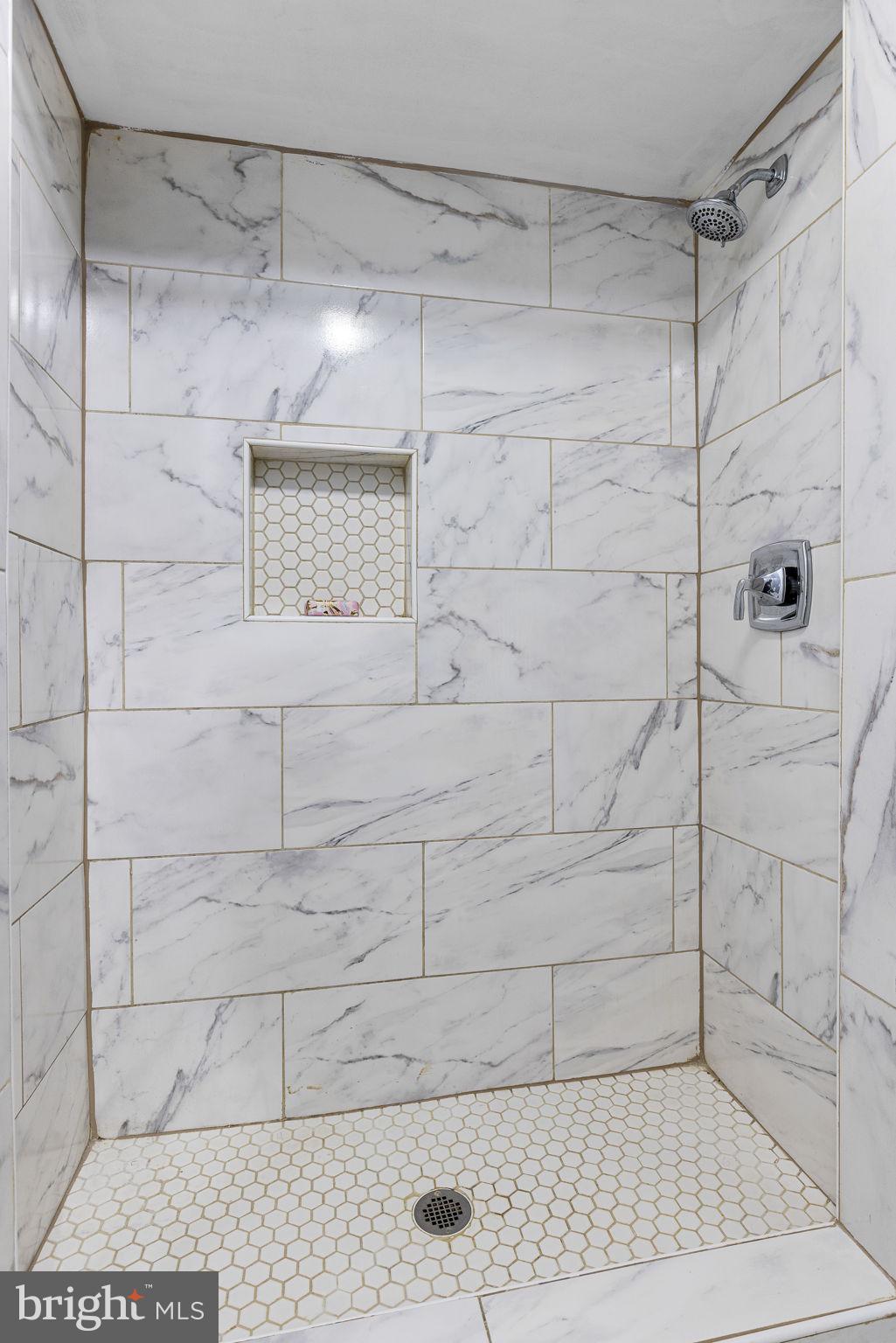 PINEWOOD LAWNS - Residential