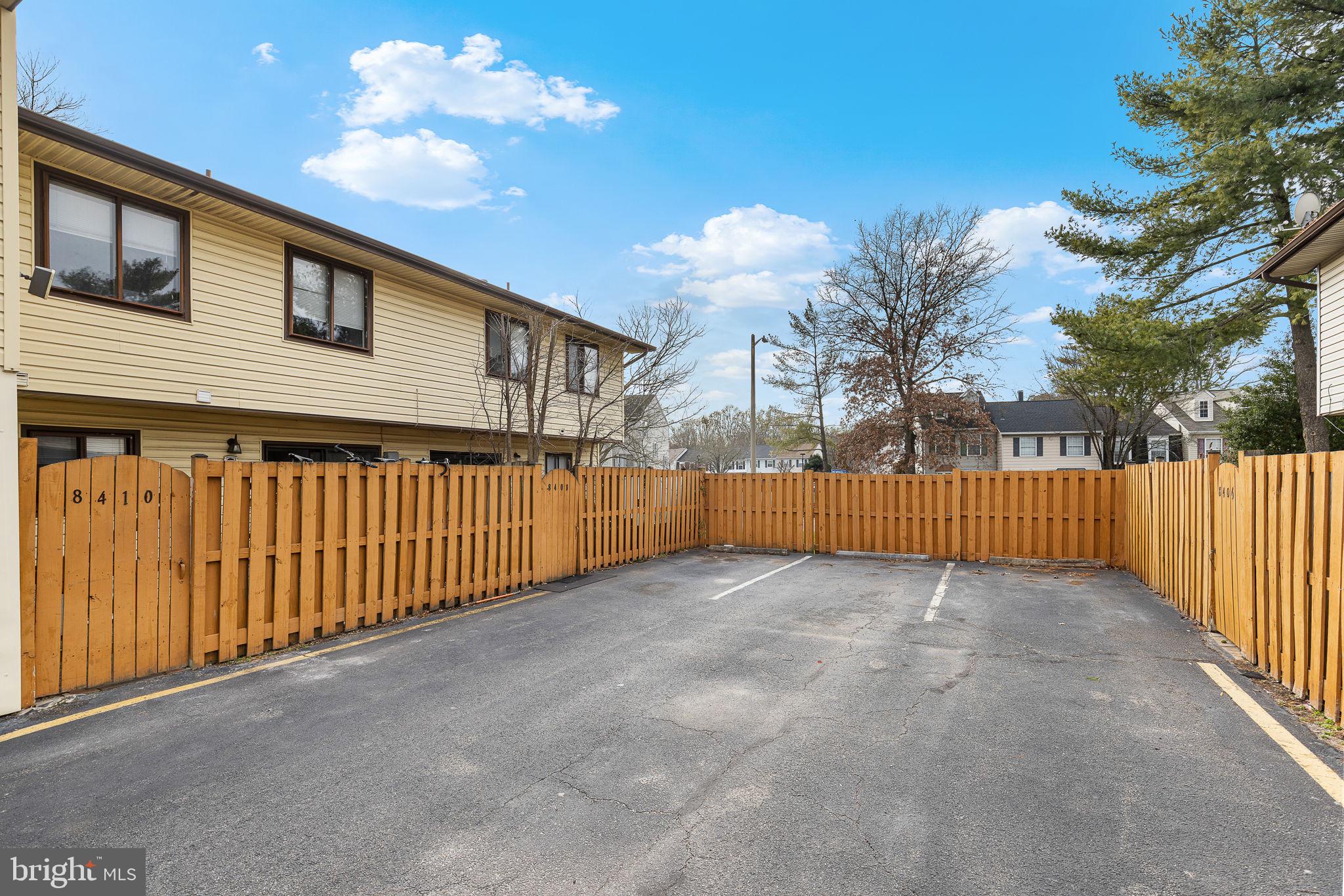 PINEWOOD LAWNS - Residential