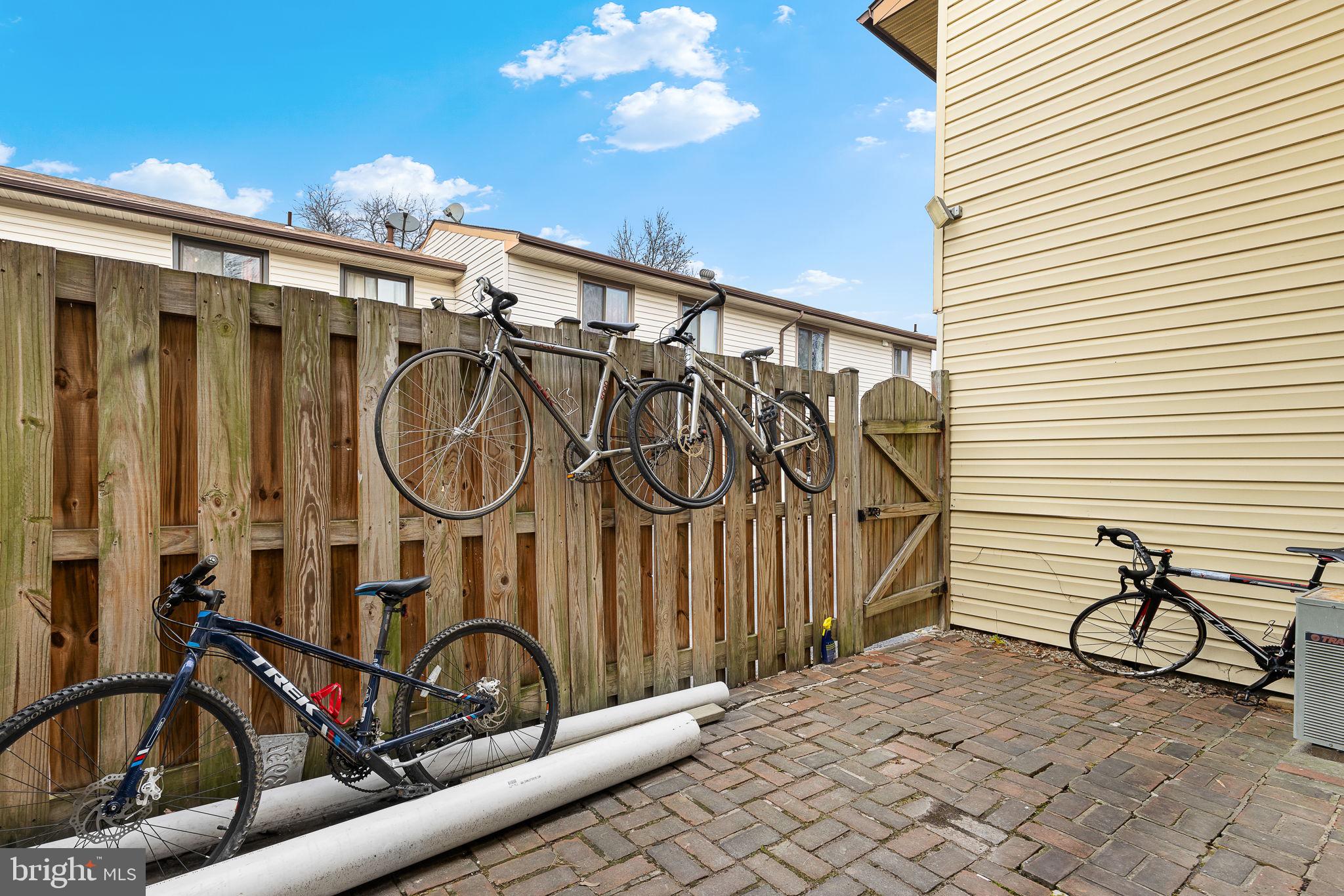 PINEWOOD LAWNS - Residential