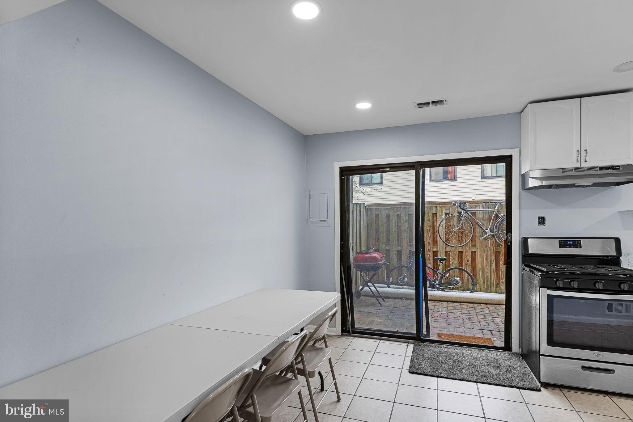 PINEWOOD LAWNS - Residential