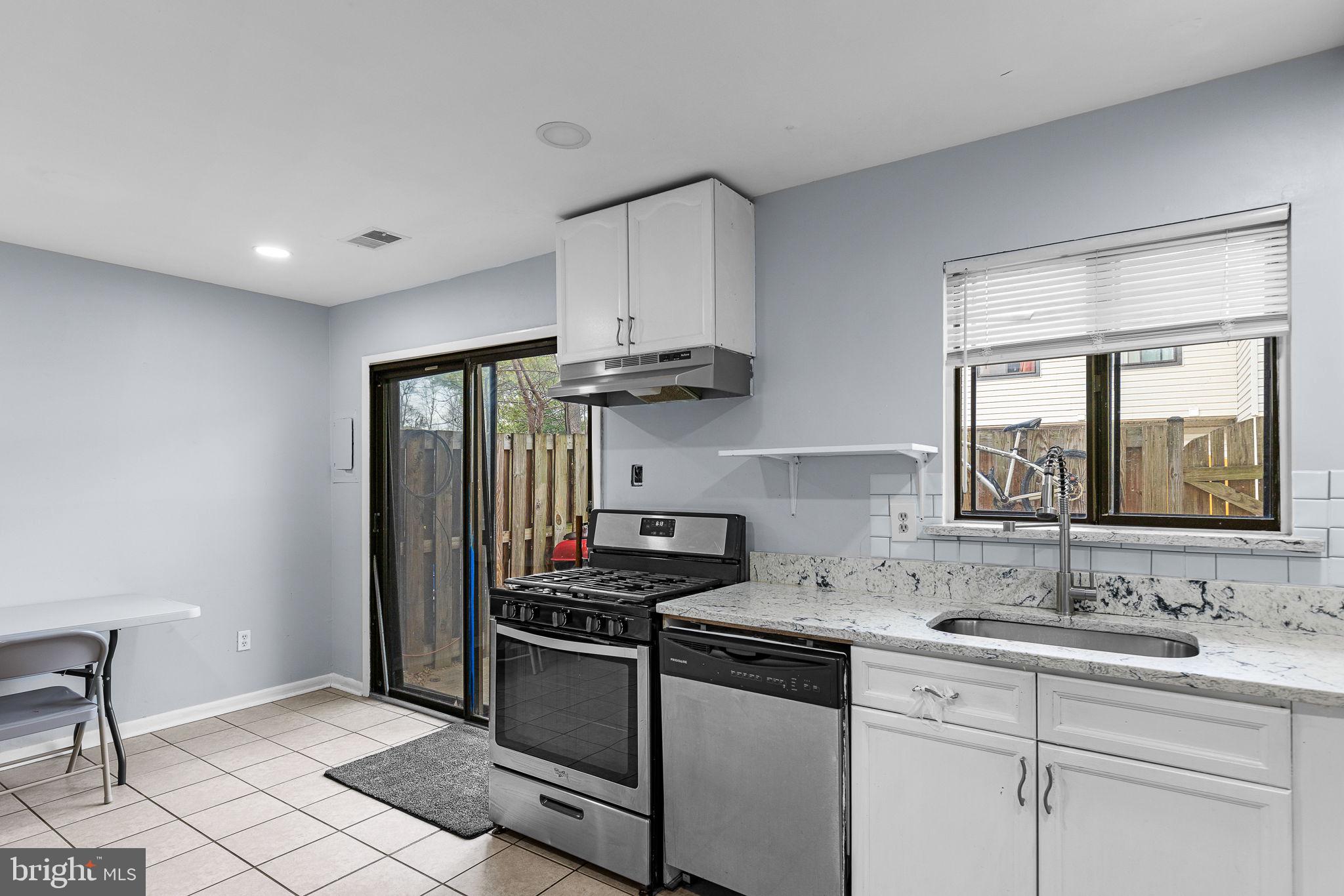 PINEWOOD LAWNS - Residential