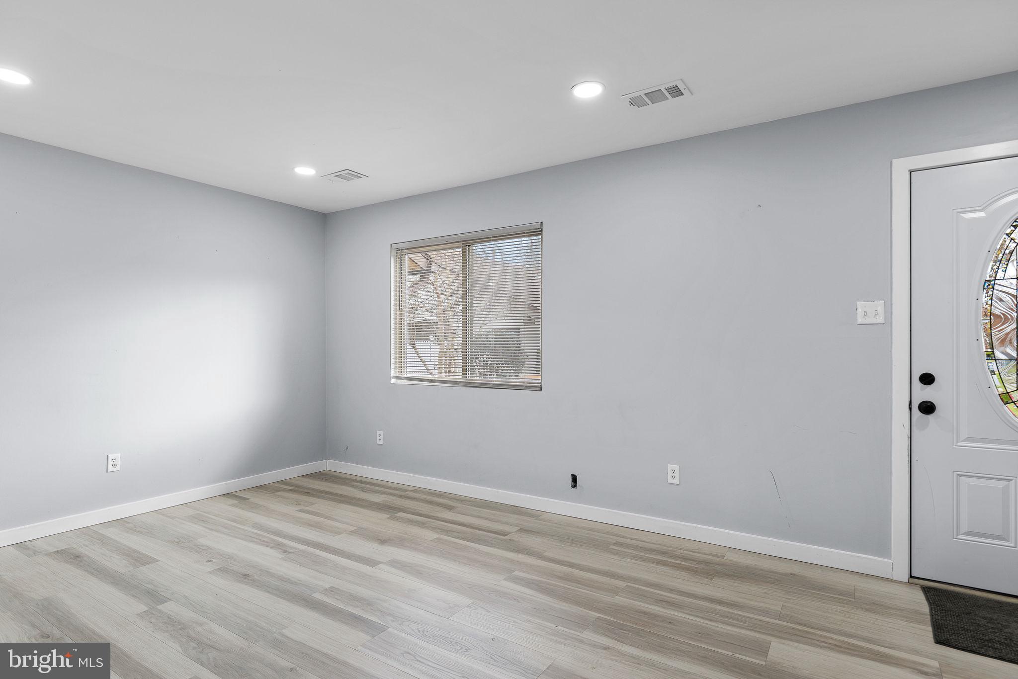 PINEWOOD LAWNS - Residential