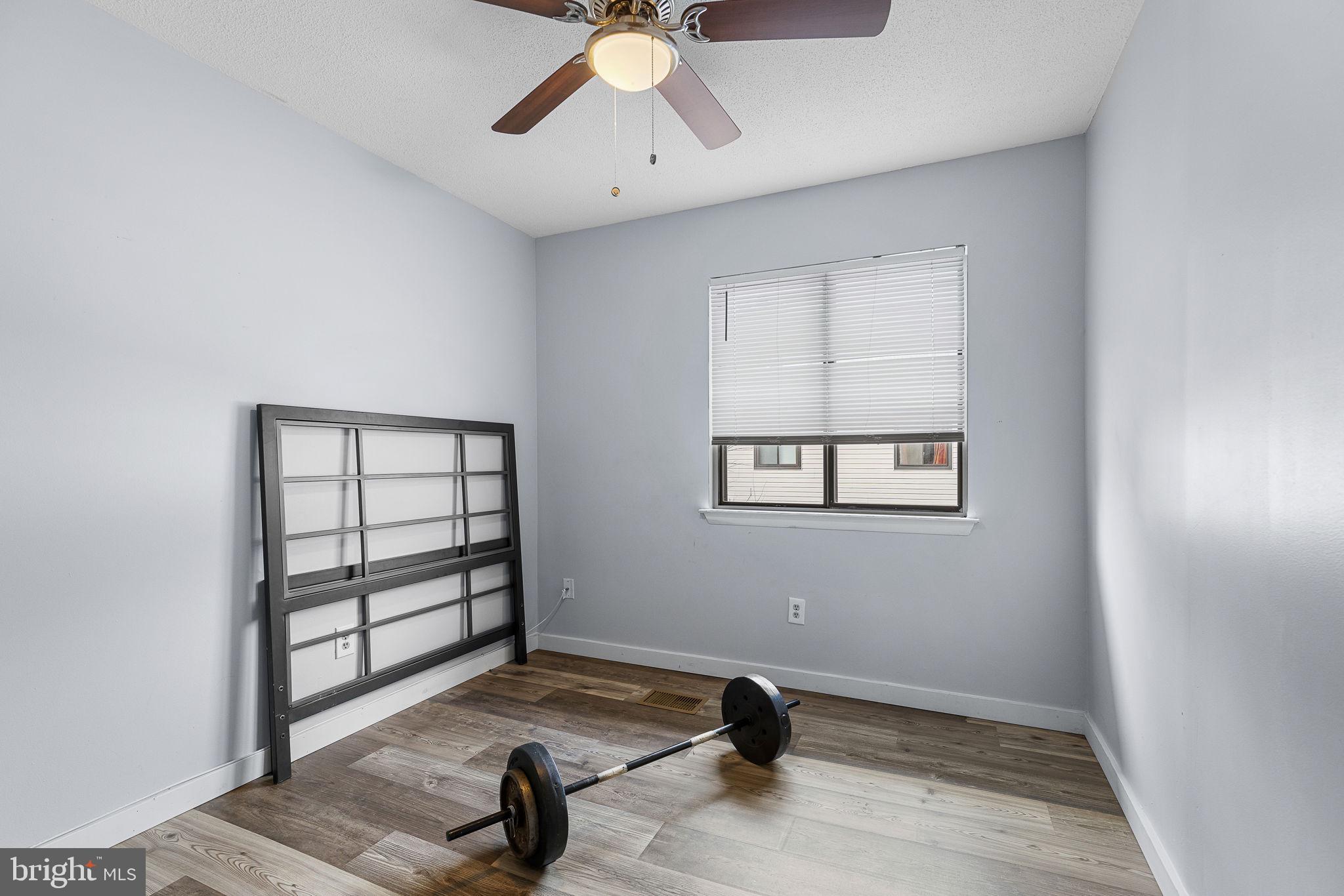 PINEWOOD LAWNS - Residential